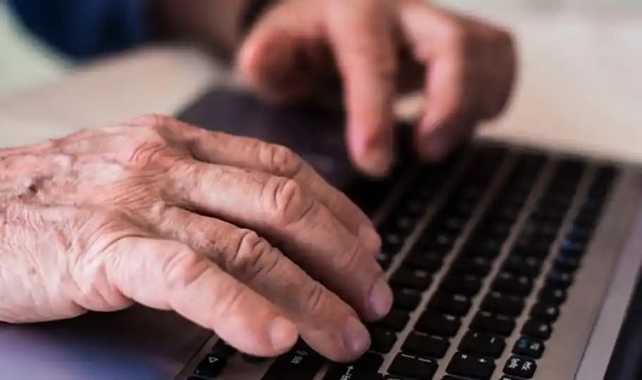 Yaşlı Bireylerde Bilgisayar Dolandırıcılığı ve Güvenlik Önlemleri Üzerine Kapsamlı Rehber