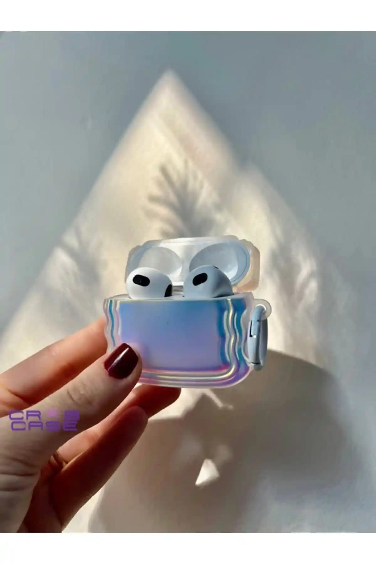 Airpods 3. Nesil Uyumlu Kılıflar Karşılaştırması: Hologram ve Kırmızı Kalp Tasarımları