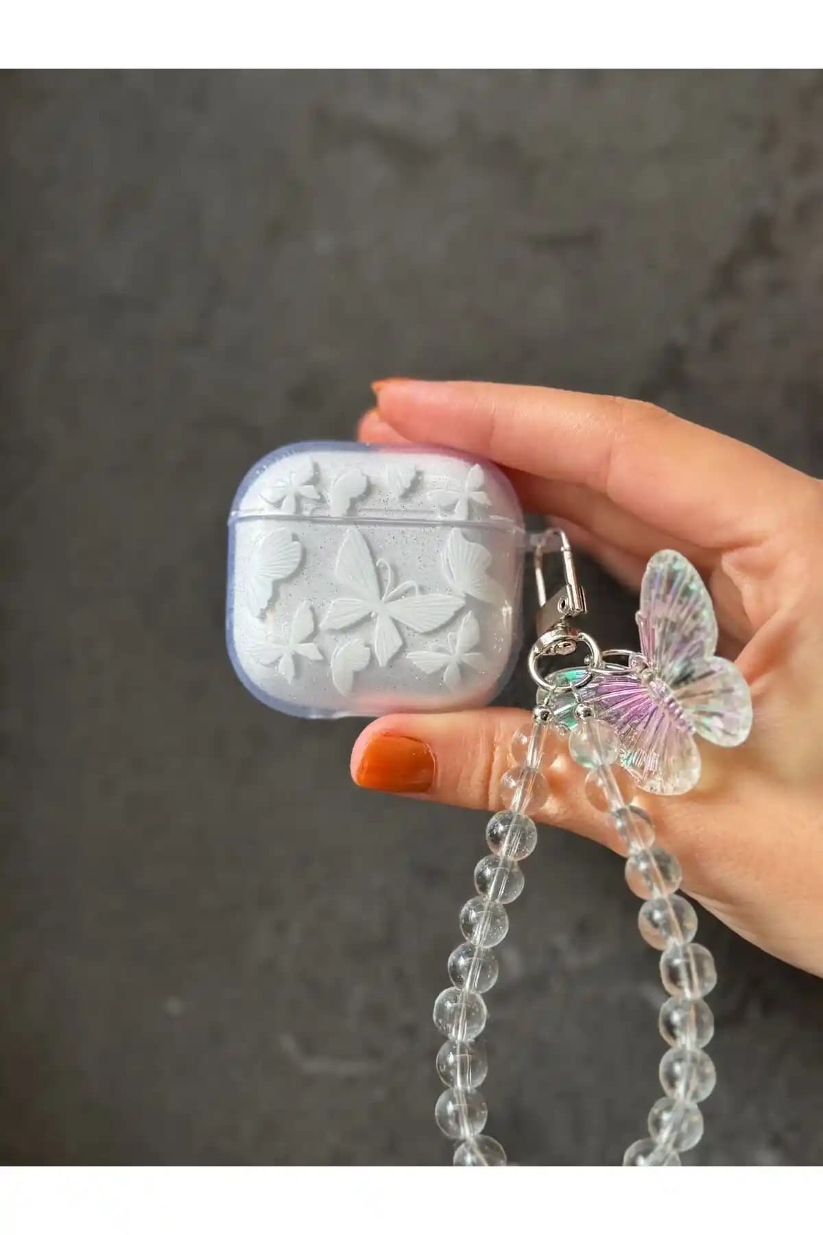 Apple AirPods 4. Nesil İçin Uyumlu Kelebek ve Diamond Taşlı Kılıf Karşılaştırması