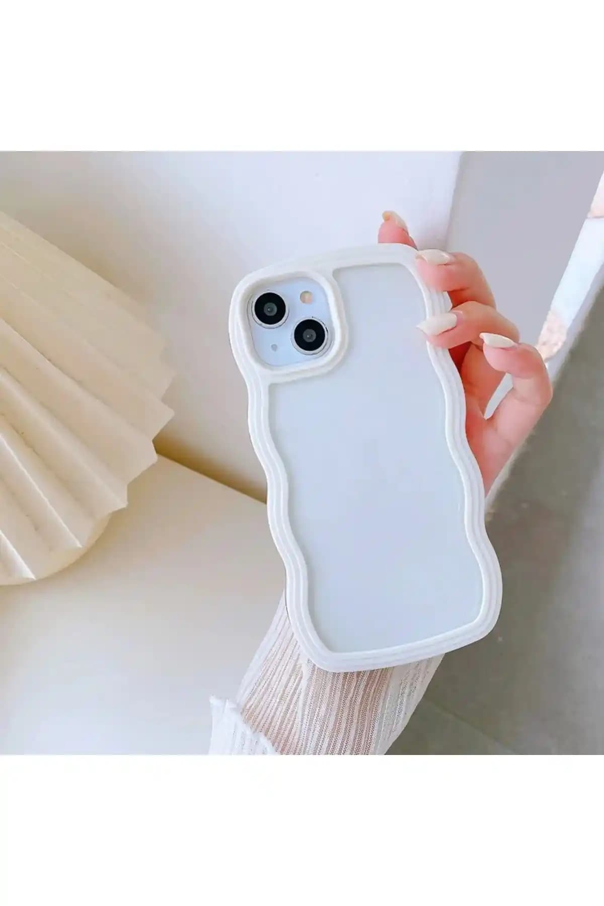 Apple iPhone 13 ve 14 için dayanıklı ve şık silikon kılıf özellikleri