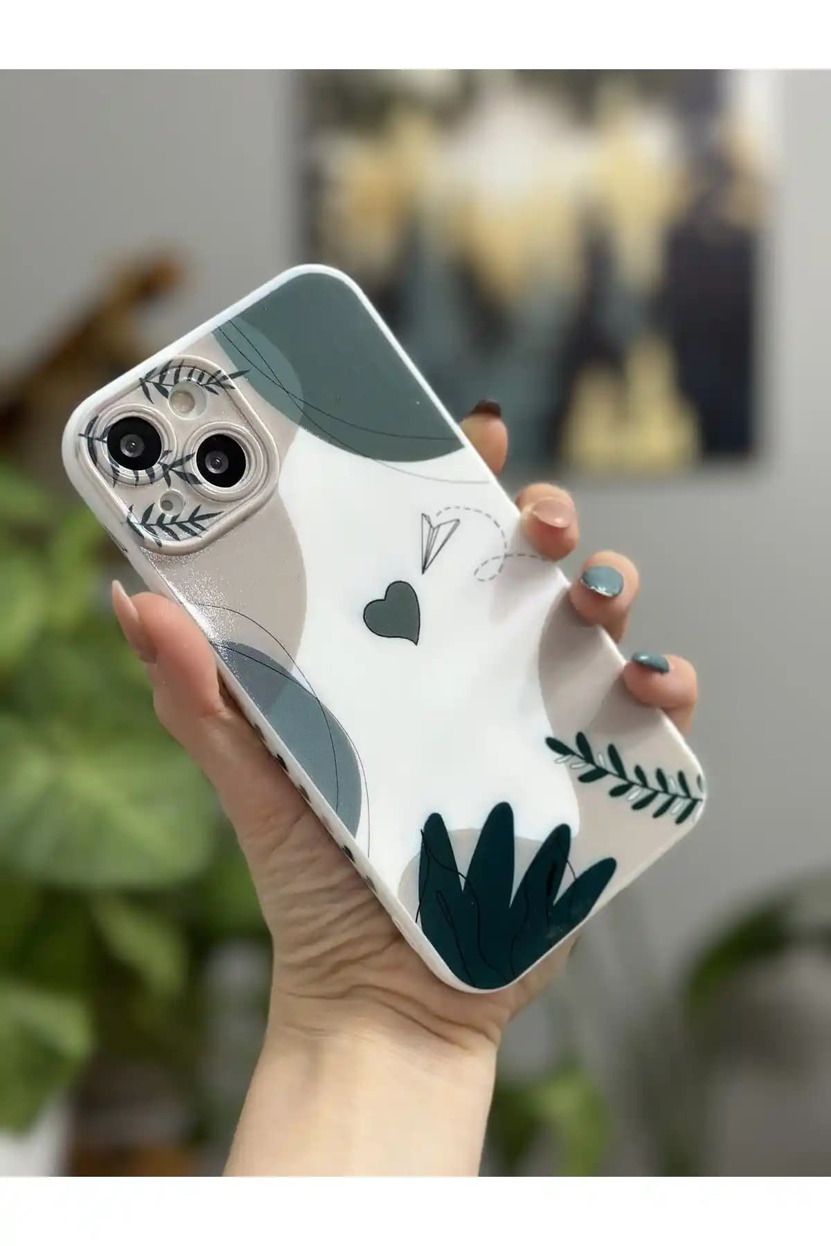 Go Aksesuar Secret Garden Kadife Lansman Kılıfı iPhone 13 ve 14 Uyumlu Şık ve Koruyucu Tasarım