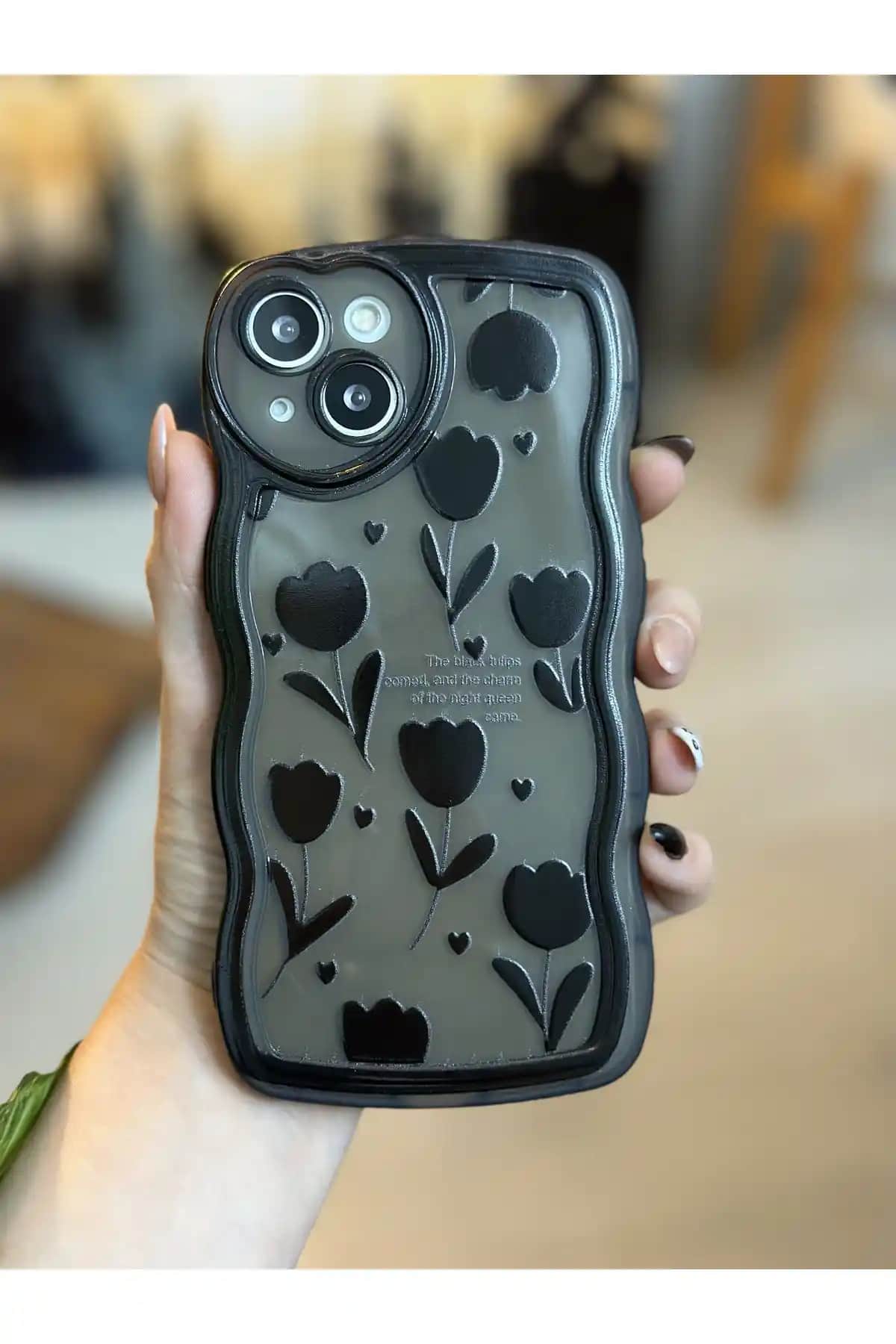 Go Aksesuar Siyah Lale Tasarımlı iPhone 13-14 Uyumlu Korumalı Kılıf