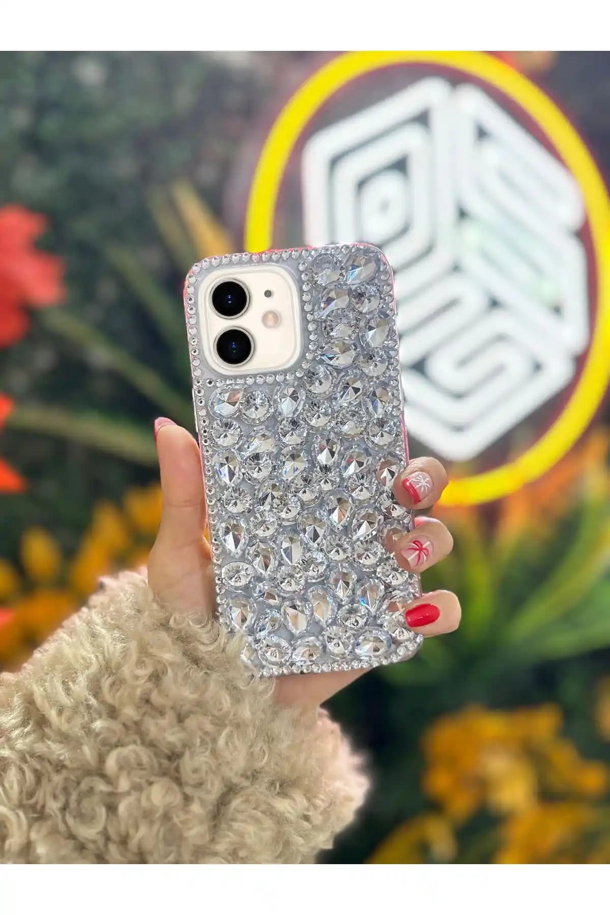 iPhone 11 için OSG ve Tria kılıf karşılaştırması: koruma ve tasarım analizi