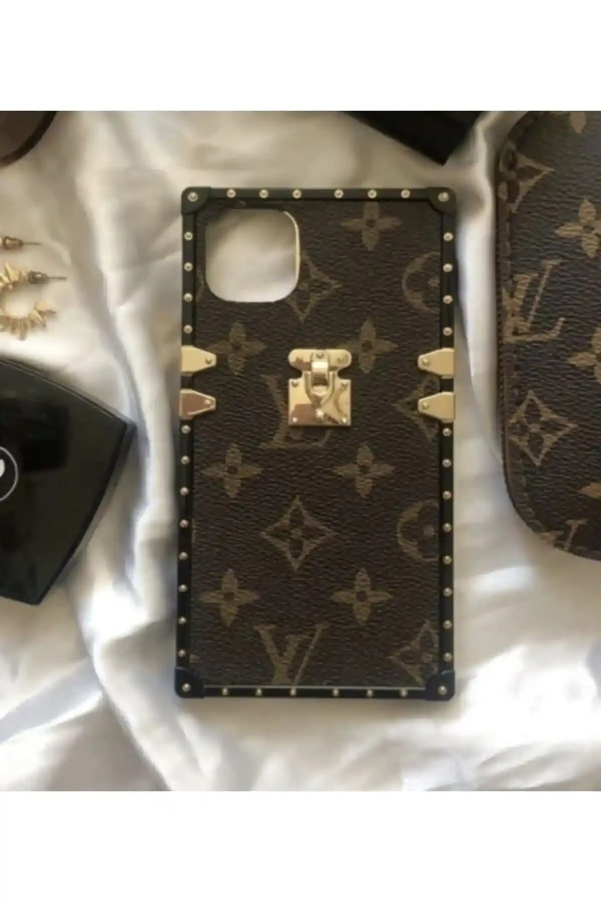 iPhone 11 için şık ve dayanıklı suni deri kılıf ve aksesuar seçenekleri