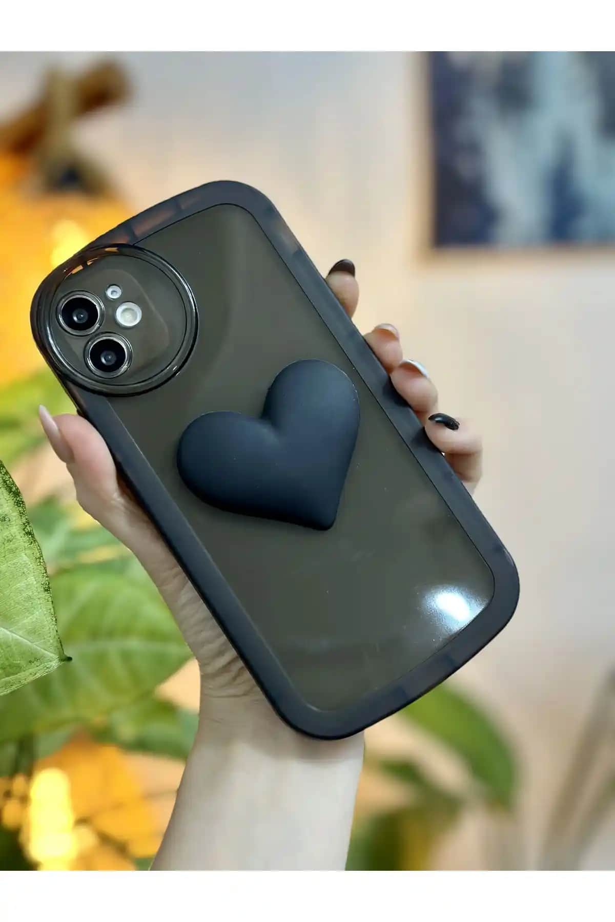 iPhone 11 için Şık ve Koruyucu Oyuncaklı Kalp Desenli Silikon Kılıf