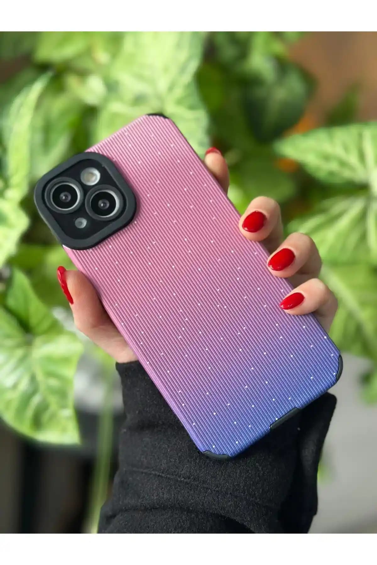 iPhone 13 ve 14 için Kamera Koruma Kaplamalı Silikon Kılıf Tasarımı