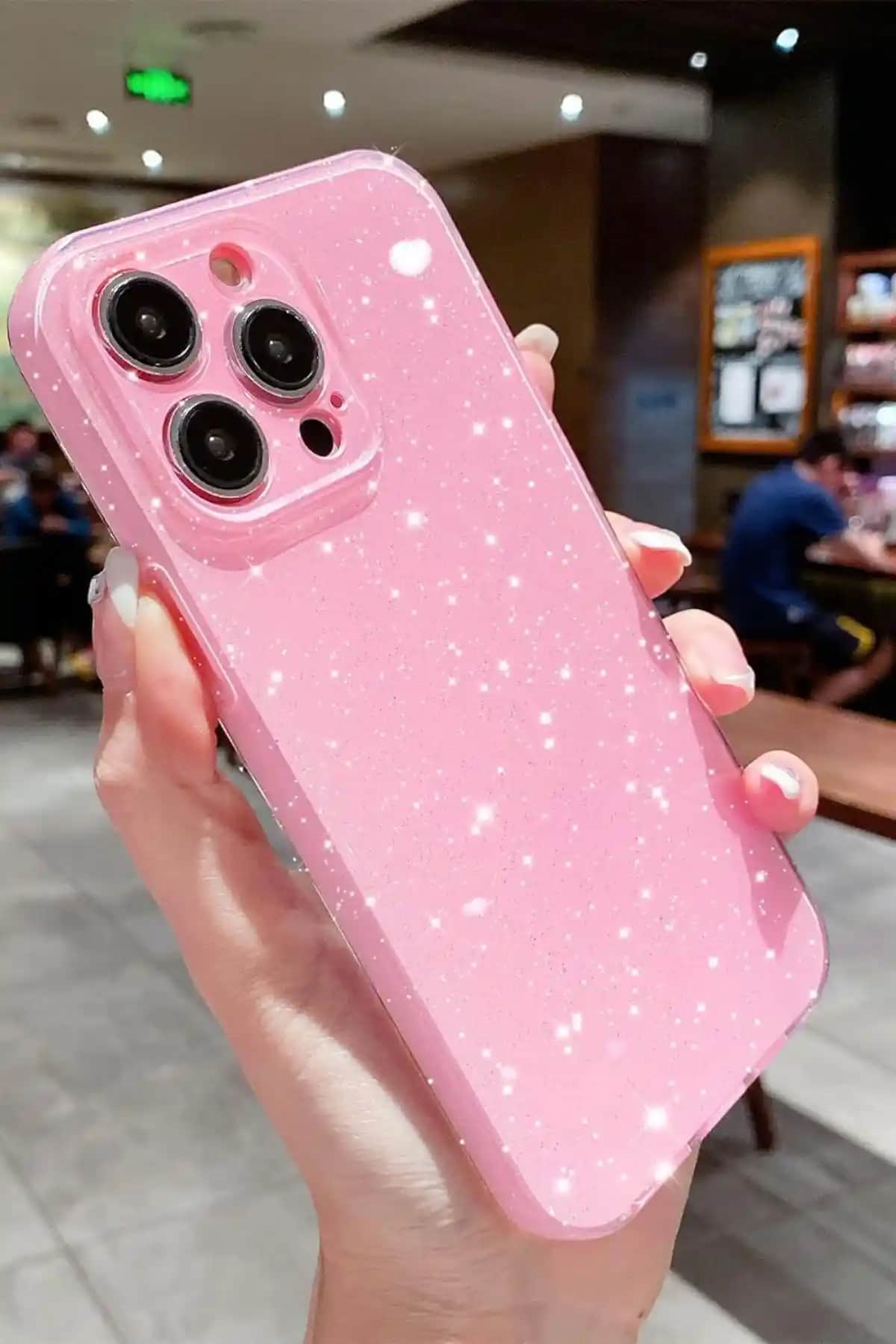 iPhone 15 Pro Max için Pembe Silikon Kılıf Şıklık ve Koruma Sunar