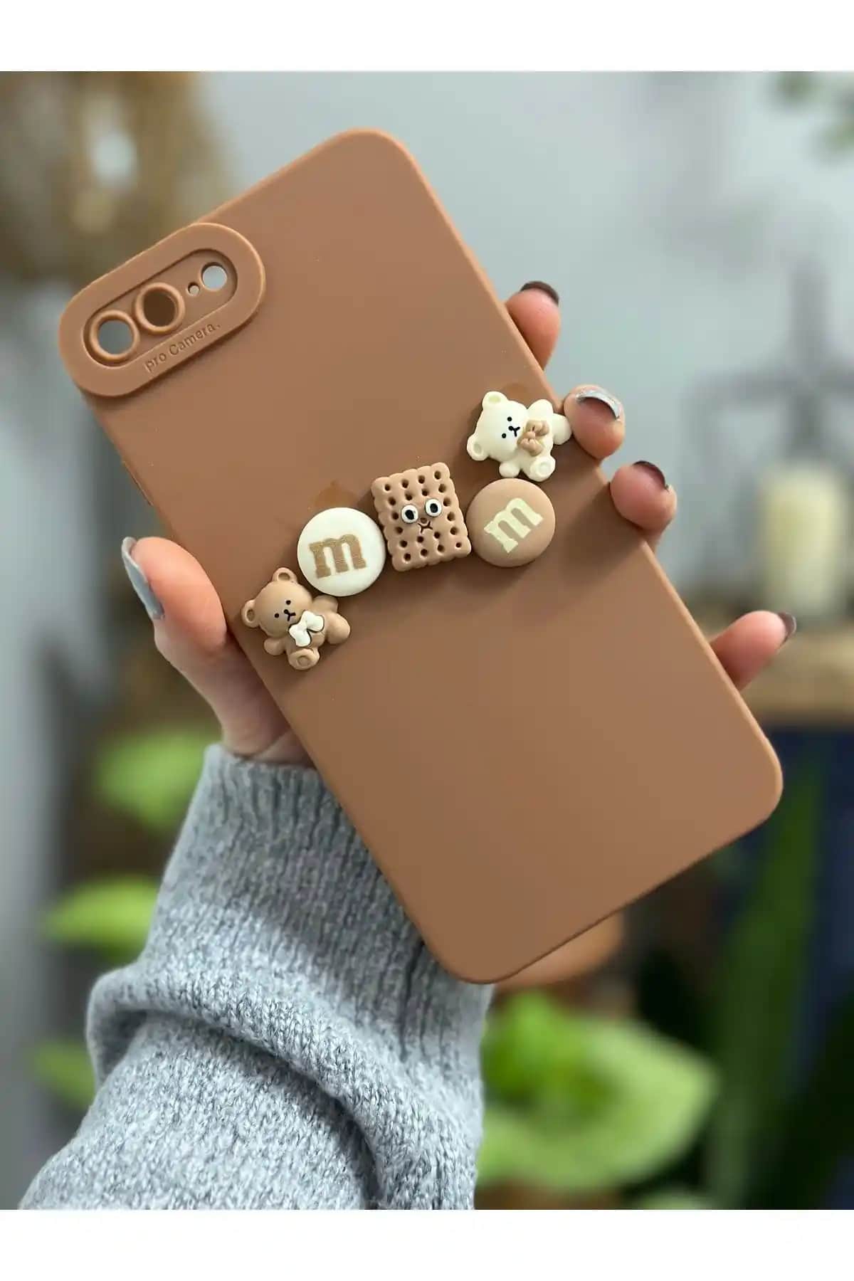 iPhone 7 Plus ve 8 Plus için Bisküvi Tasarımlı Silikon Kılıf Şıklık ve Koruma Bir Arada