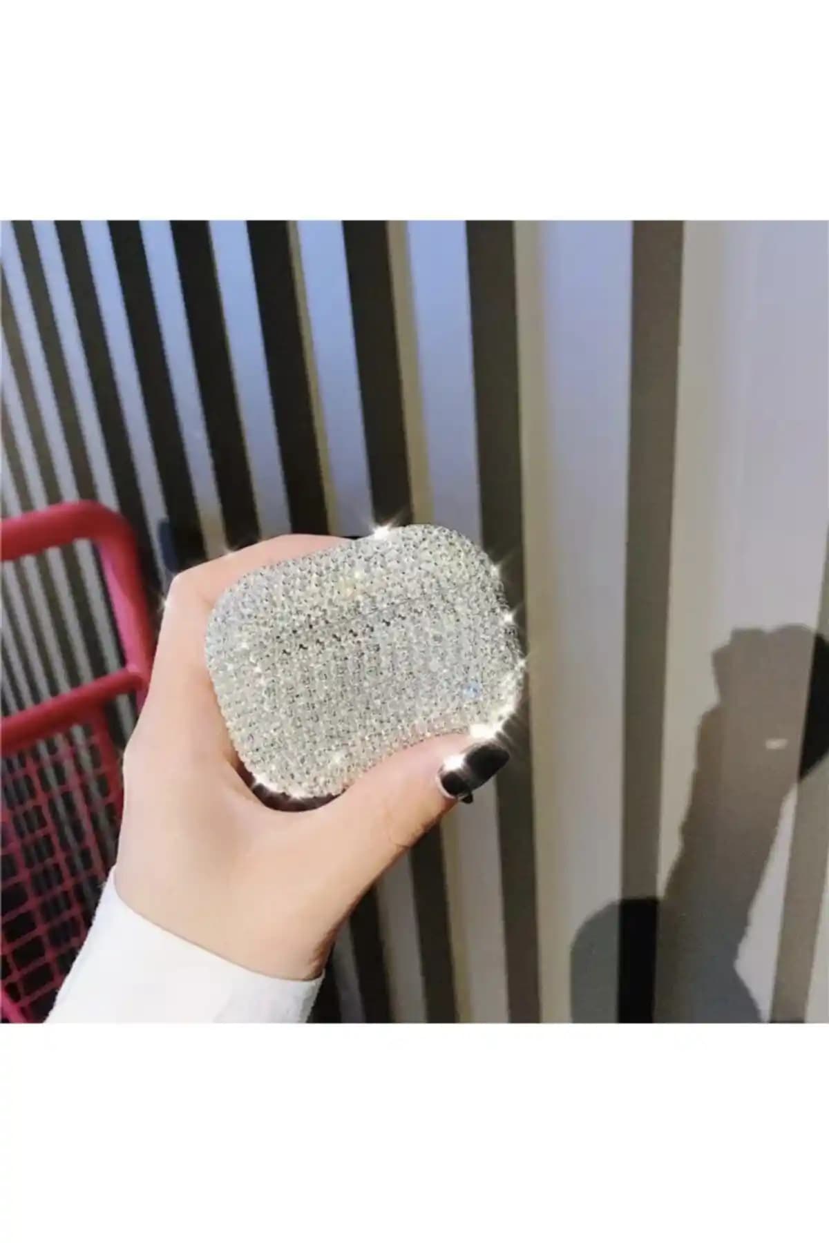 LİMD Diamond Taşlı Silikon Pro Kılıfı: Şıklık ve Koruma Sunan Modern Tasarım