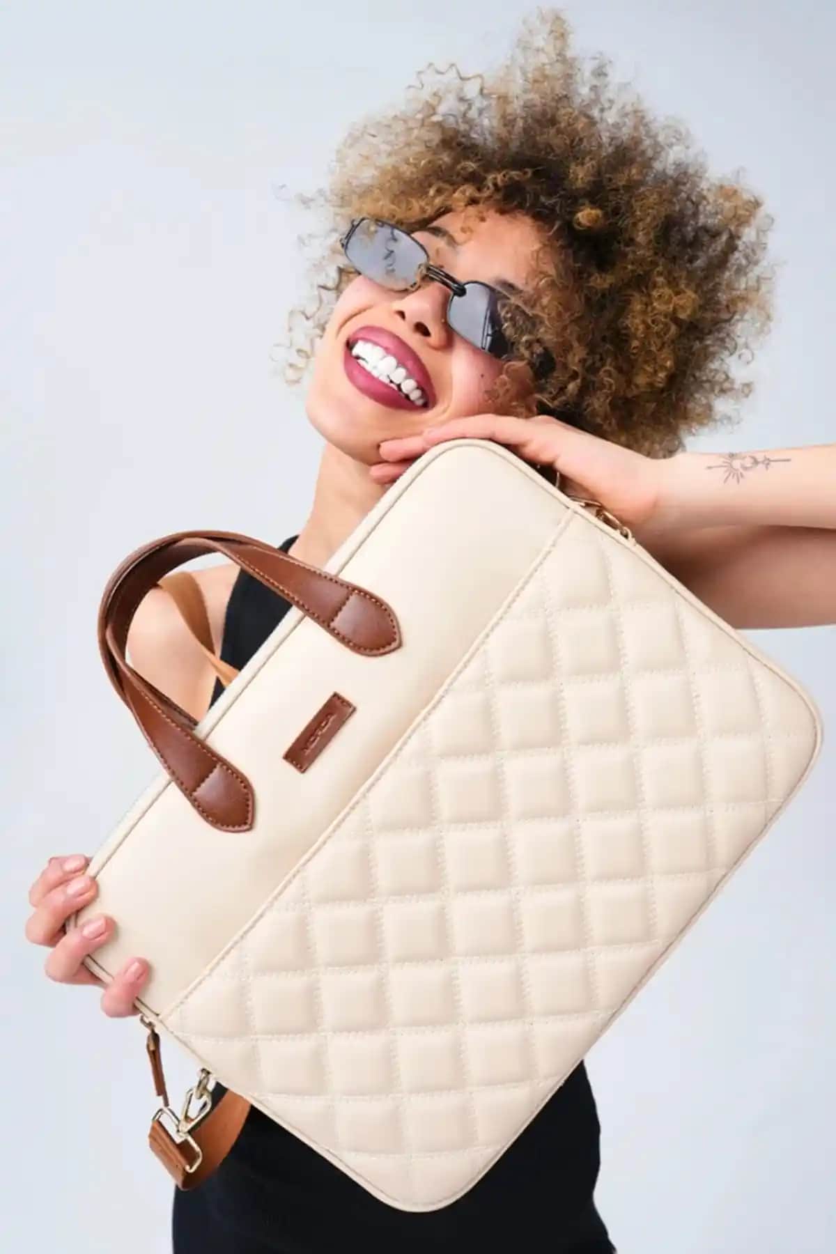 MORCA 13-14 İnç Laptop ve Evrak Çantası Şıklık ve Dayanıklılığı Bir Arada Sunar