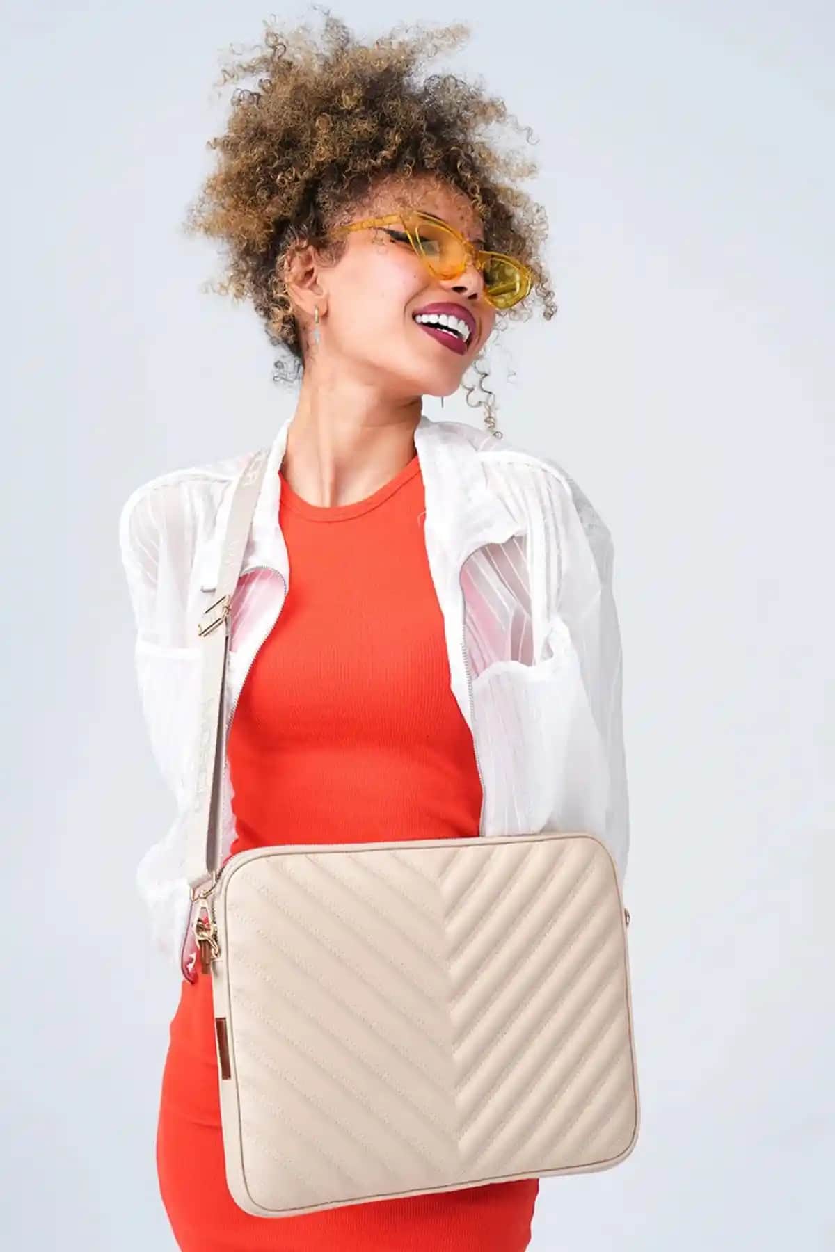 MORCA Bej Renkli MacBook Air ve Pro 13.3/14 İnç Laptop Kılıfı Şık ve Dayanıklı Koruma