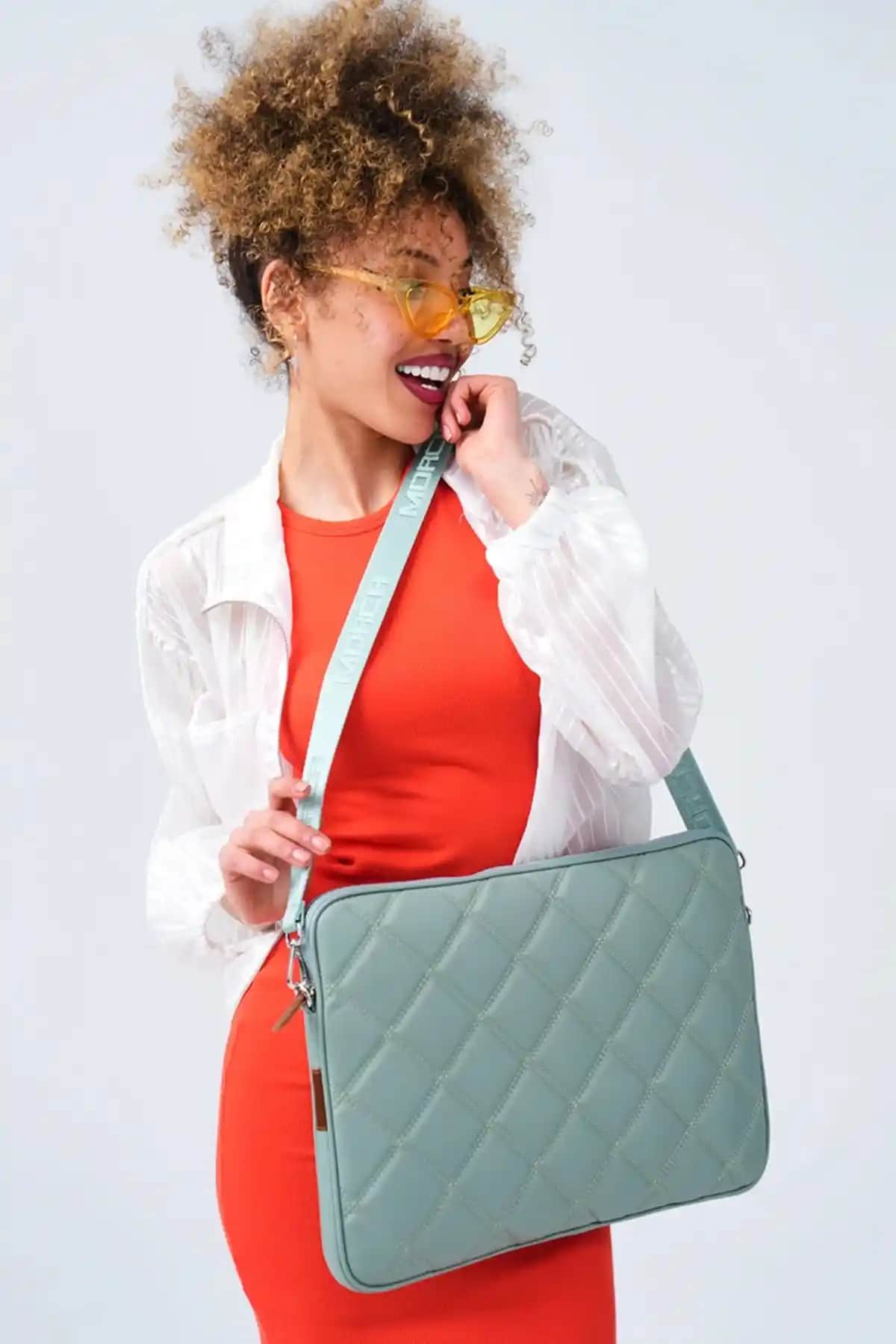 MORCA Kapitone Laptop Kılıfı 15.6 ve 16 İnç için Suya Dayanıklı ve Şık Tasarım