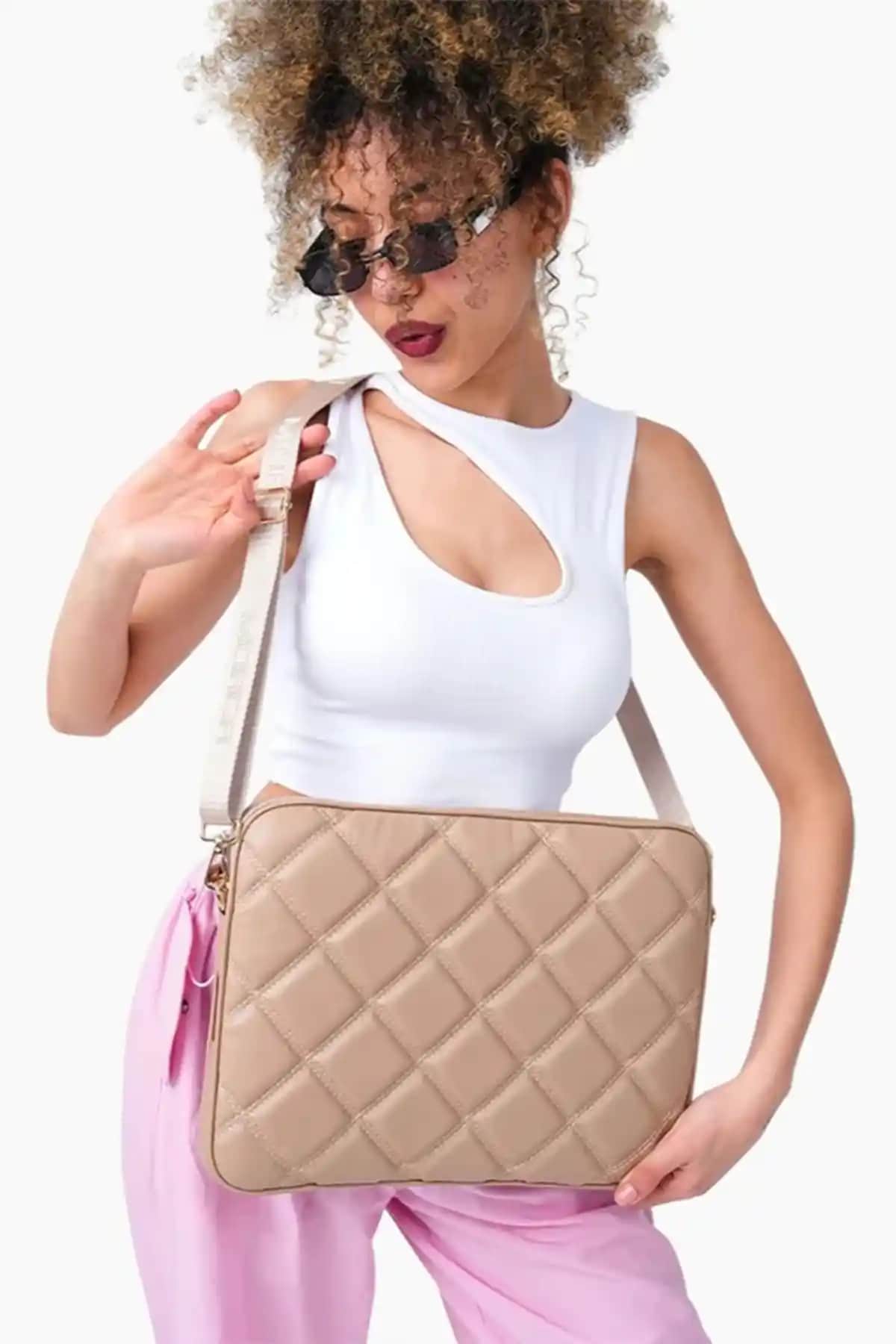 MORCA Vizon Renkli Kapitone Laptop Kılıfı 13-14 İnç MacBook Modelleri İçin Koruyucu ve Şık Tasarım