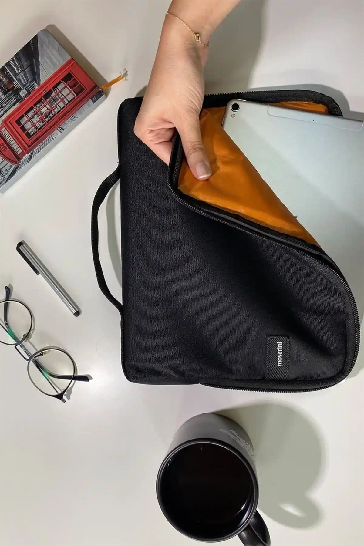 Moserini iPad Pro 11 2021 İçin Şık ve Koruyucu Su Geçirmez Çanta