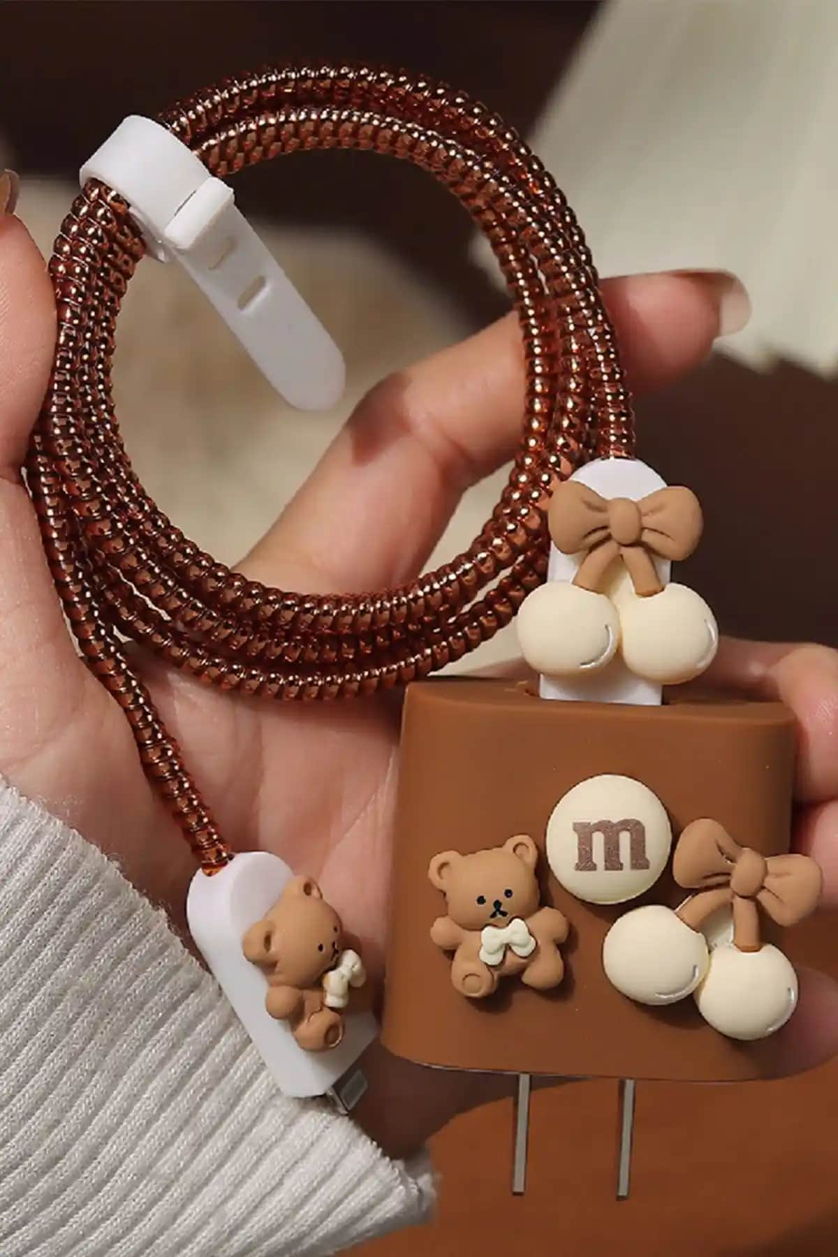 WANNA PROTECT Dayanıklı Figürlü iPhone Şarj Başlığı ve Kablo Koruma Seti İnceleme ve Özellikleri