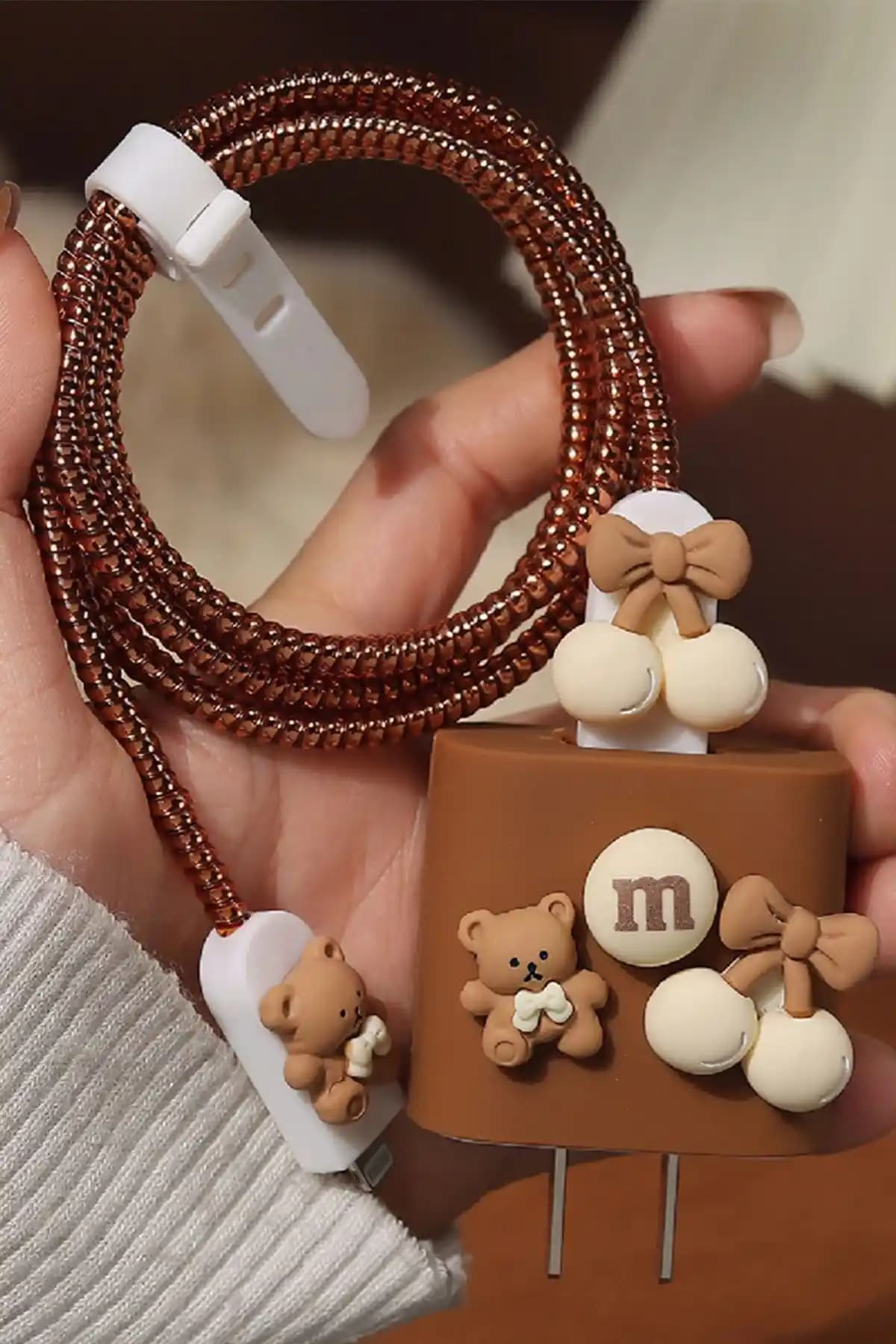 WANNA PROTECT Dayanıklı Figürlü iPhone Şarj Başlığı ve Kablo Koruma Seti İnceleme ve Özellikleri