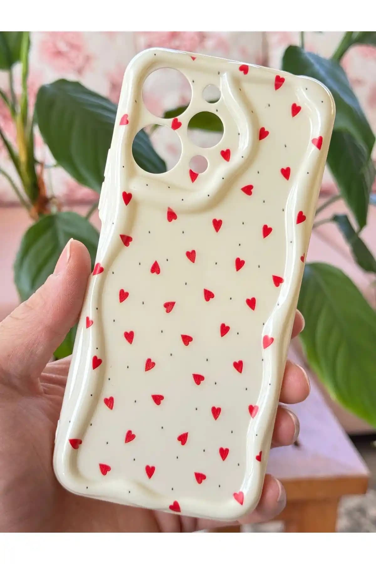 Xiaomi Redmi 12 İçin Fibaks ve Flashy Shop Kılıf Karşılaştırması