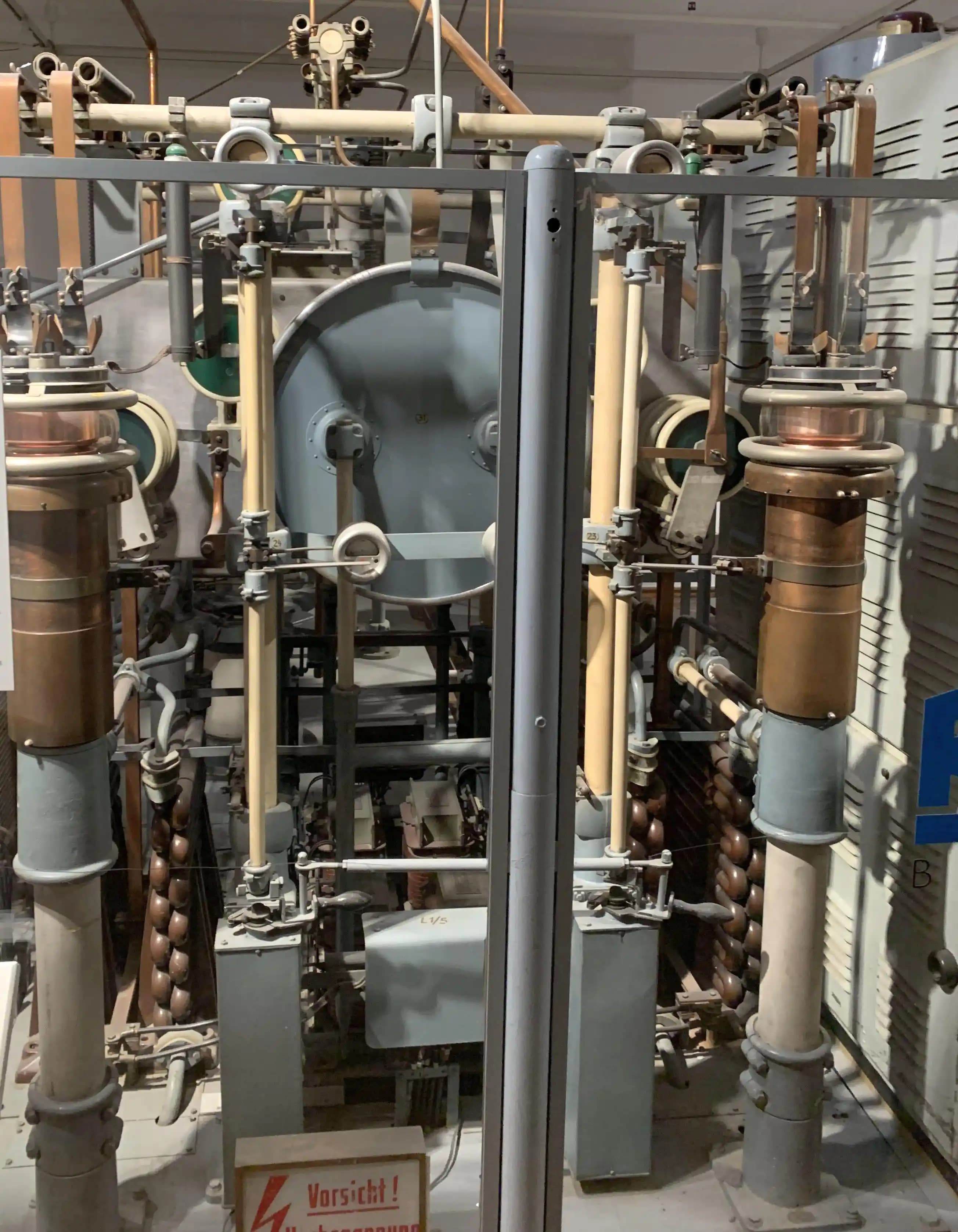 1948 Yılına Ait 100 kW AM Verici Cihazının Teknik ve Tarihsel İncelemesi