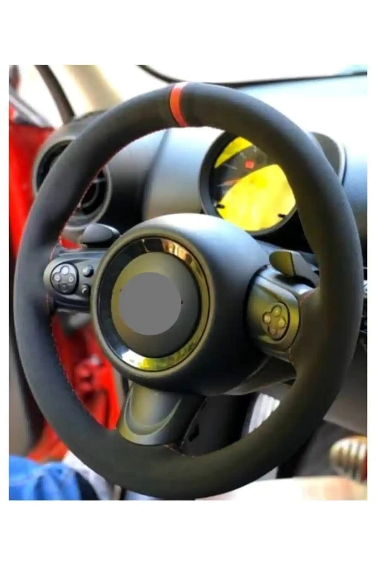 Direksiyon Kılıfı Karşılaştırması: Alkantra ve Karbon Tasarımlı Modellerin Özellikleri