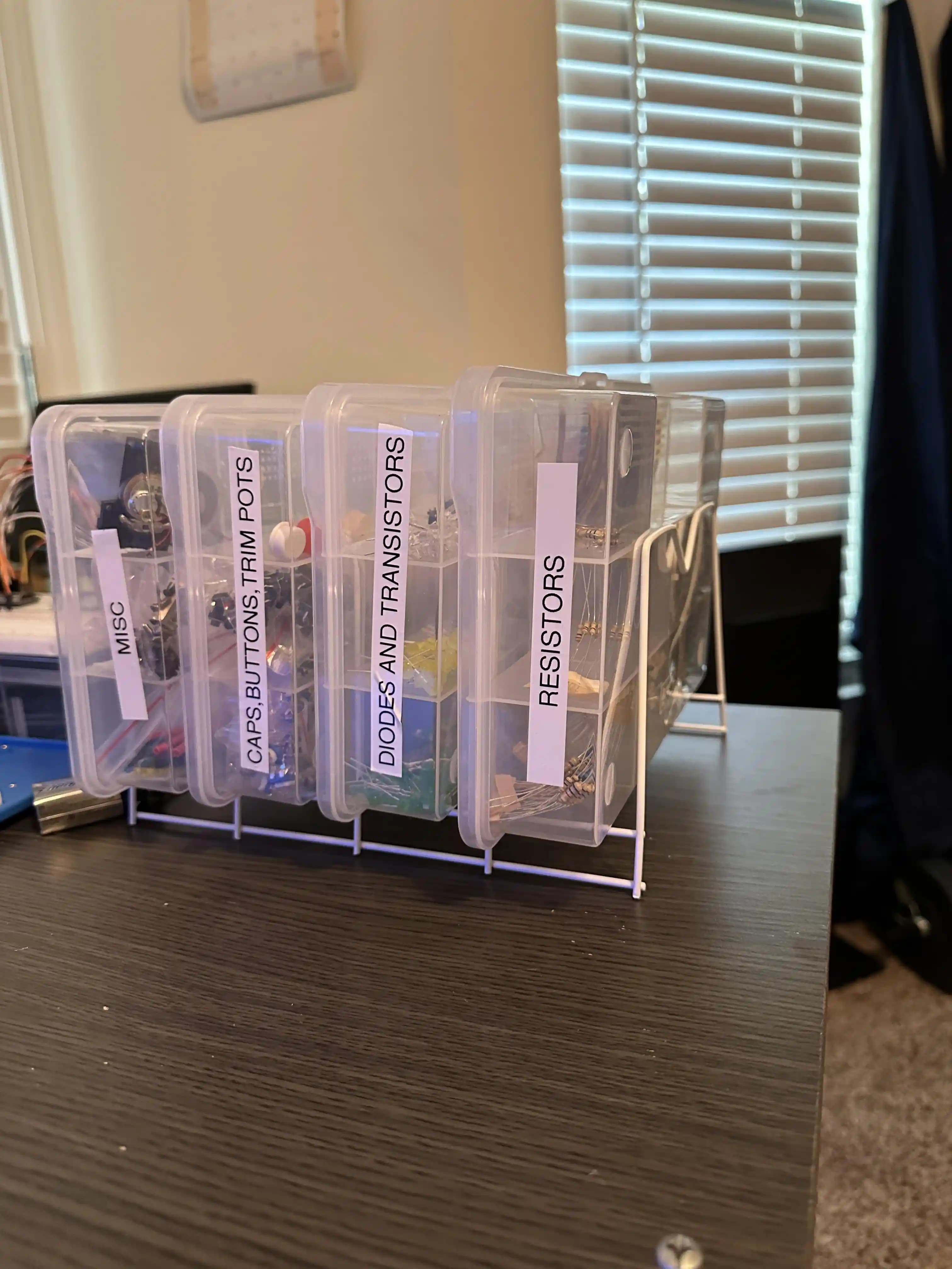 Elektronik Bileşenlerin Düzenlenmesi ve Saklanmasında Pratik ve Güvenli Yöntemler