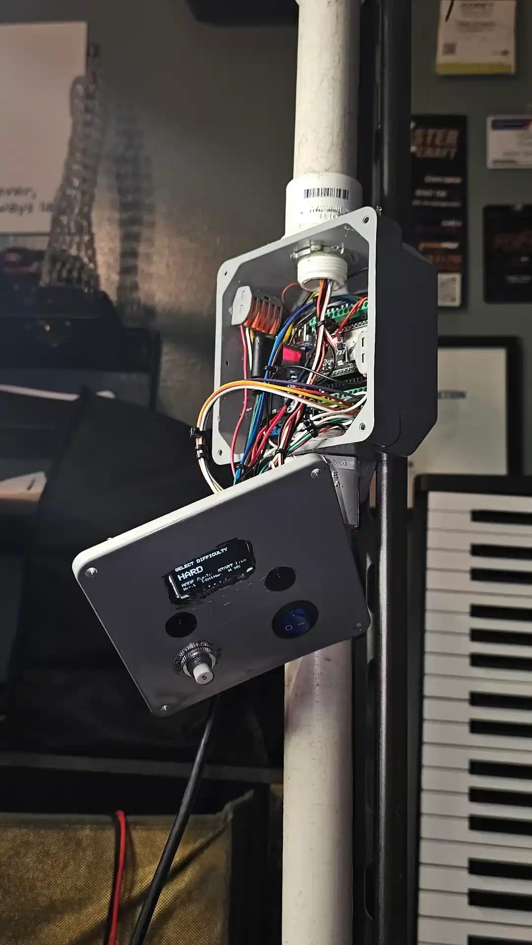 Elektronik ve Mekanik Yaklaşımlarla Kendi Refleks Oyununuzu Tasarlama Yöntemleri