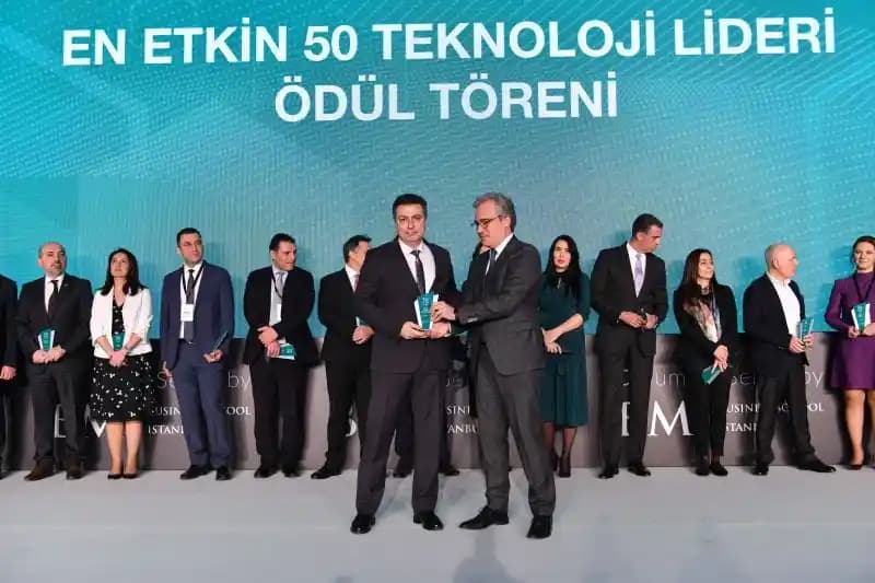 SparkFun ve Adafruit Arasındaki Teknik ve İletişim Sorunları Üzerine Detaylı İnceleme