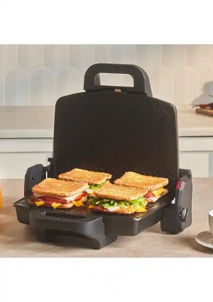 Karaca Future Essential ve Schafer Tosthaus 1800W Tost Makinesi Karşılaştırması