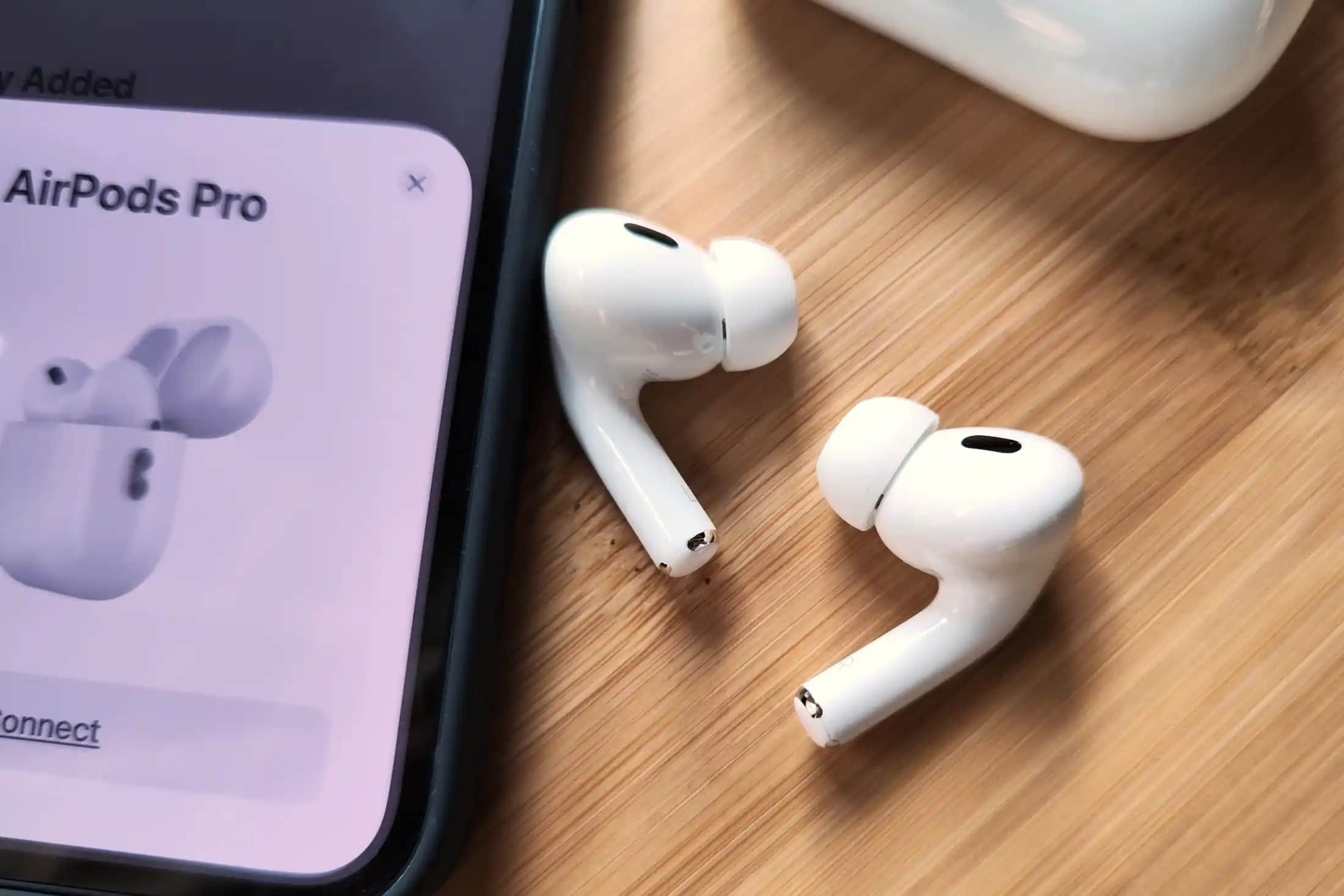AirPods Pro: Kablosuz Ses Deneyiminde Yenilikler ve Gelişmiş Özellikler