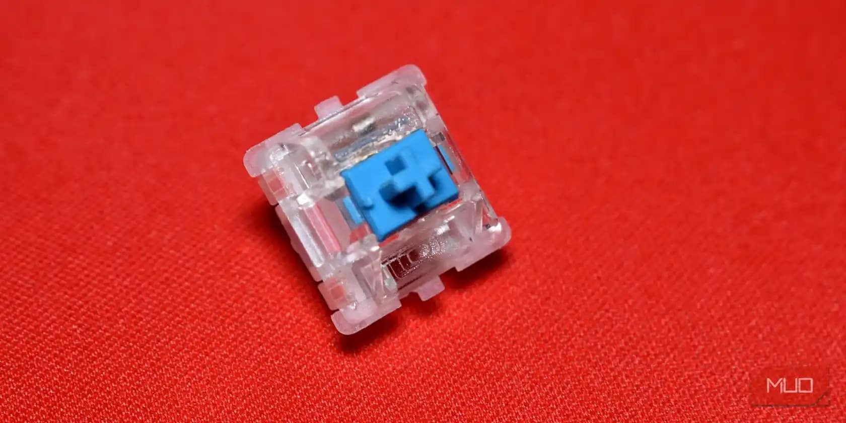 Blue Switch Nedir: Mekanik Klavyelerde Kullanılan Mavi Anahtarların Özellikleri ve Avantajları