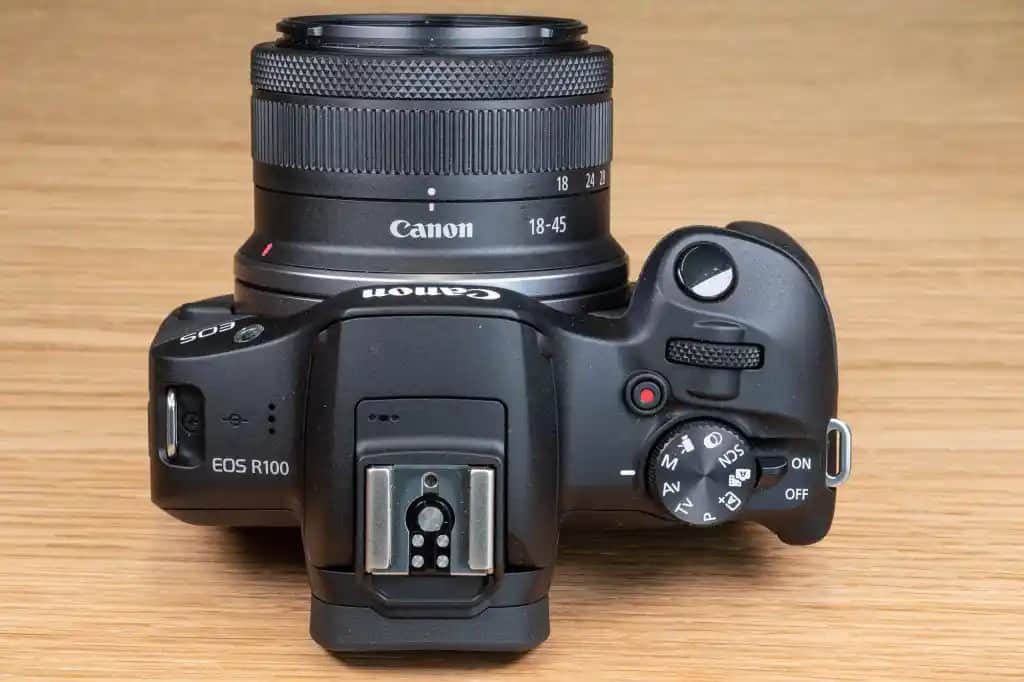 Canon EOS R100: Hafif ve Yüksek Performanslı Aynasız Fotoğraf Makinesi Özellikleri