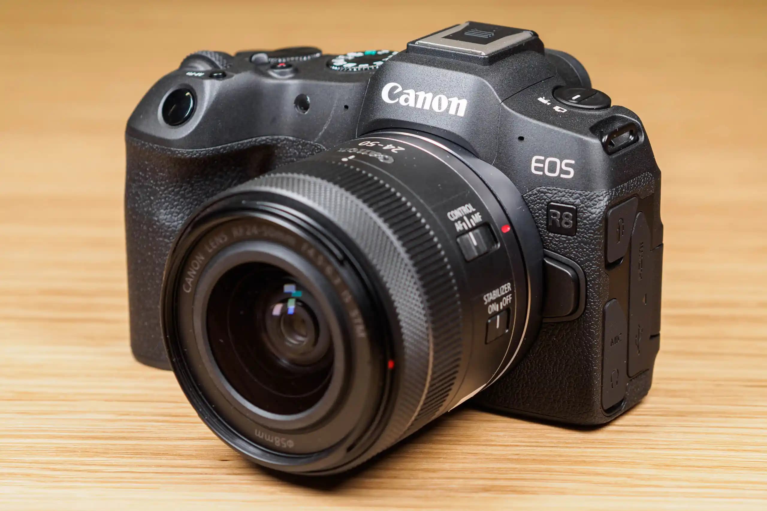 Canon R8: Yüksek Performanslı Dijital Aynasız Kamera ve Aksesuar Uyumluluğu