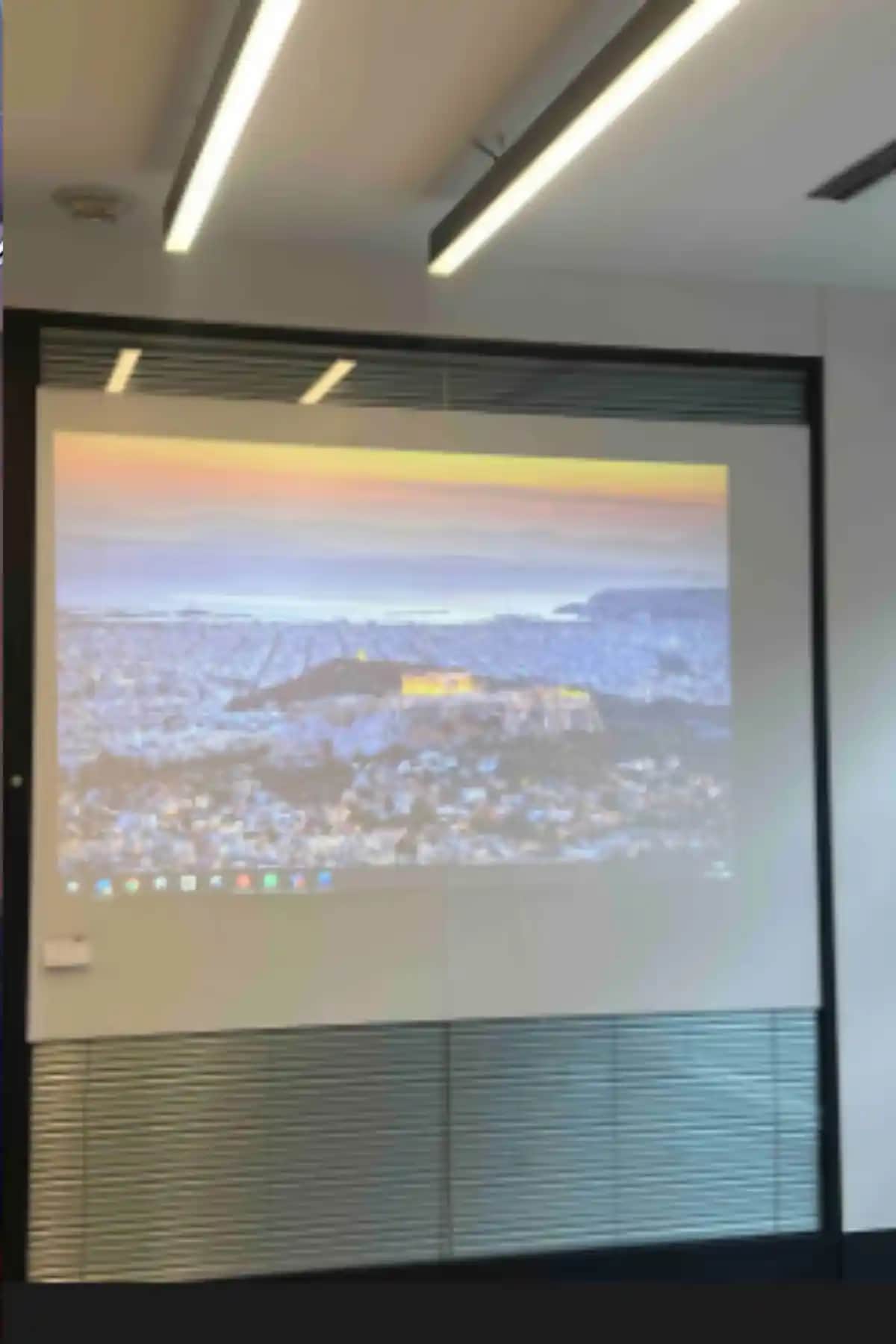 Duvar projeksiyonları: modern eğlence ve sunum çözümlerinde yeni trendler ve özellikler