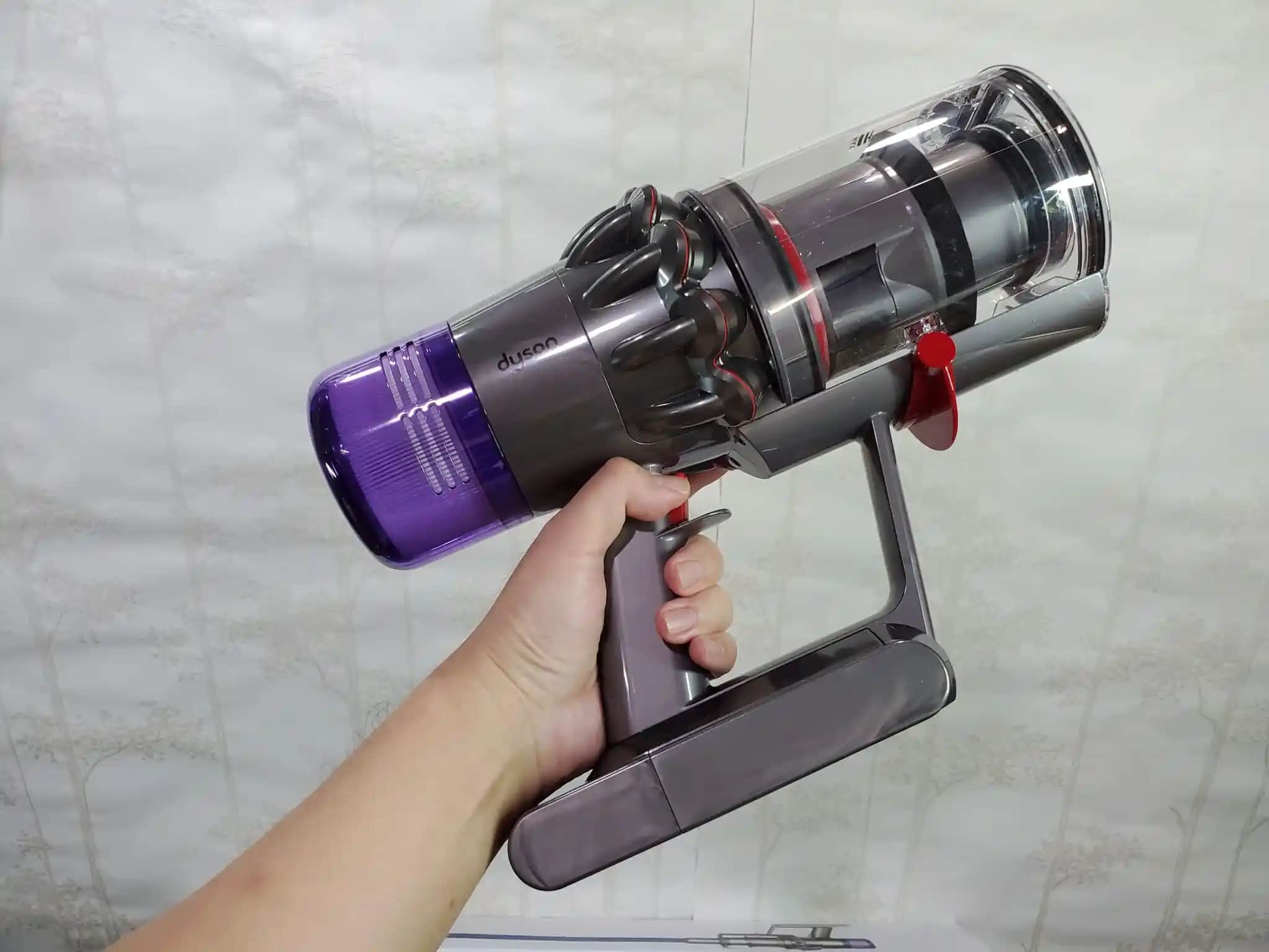 Dyson V11 Kablosuz Vakum: Güçlü Performans ve Çok Yönlü Temizlik Özellikleri
