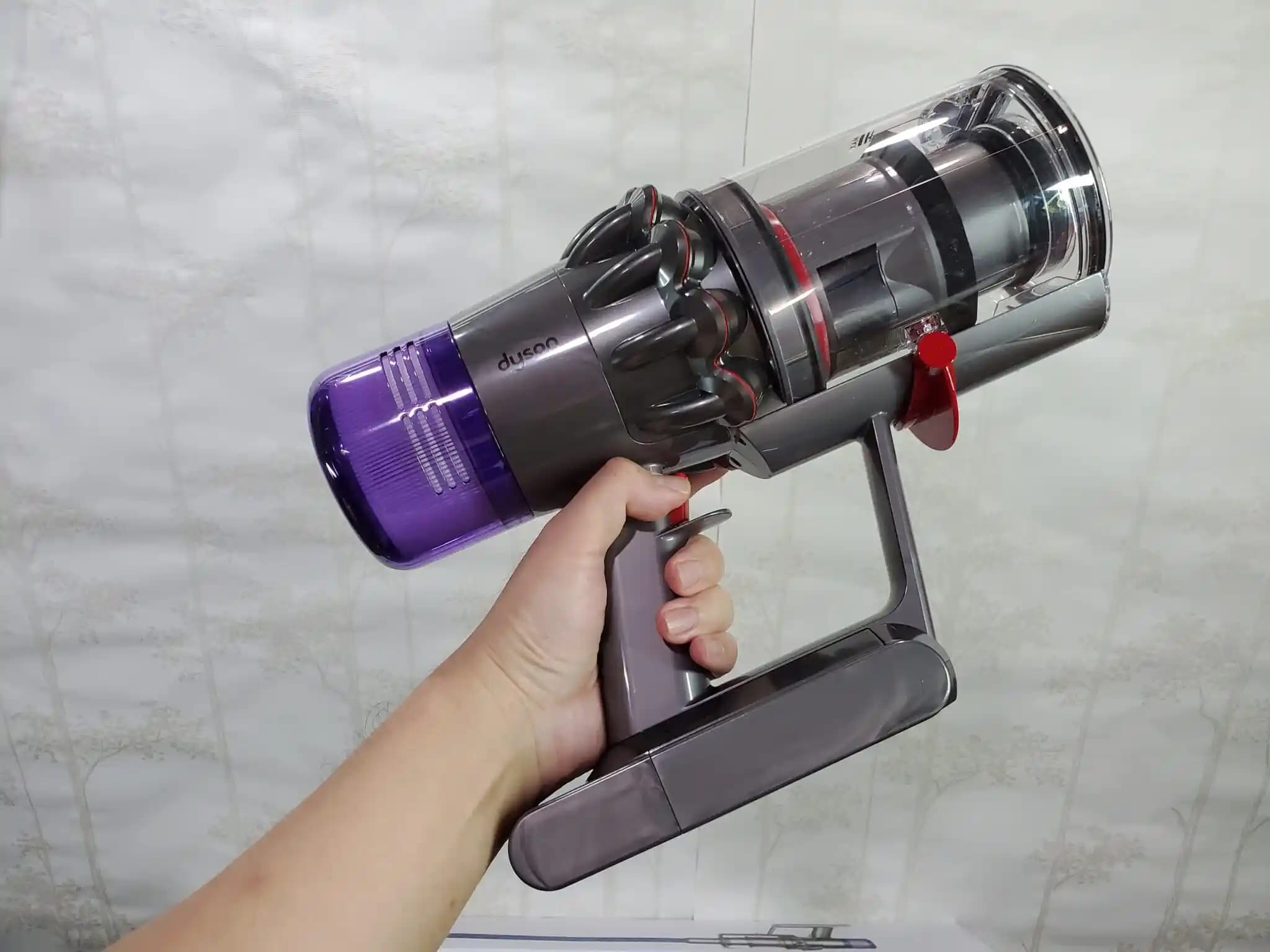 Dyson V11 Kablosuz Vakum: Güçlü Performans ve Çok Yönlü Temizlik Özellikleri
