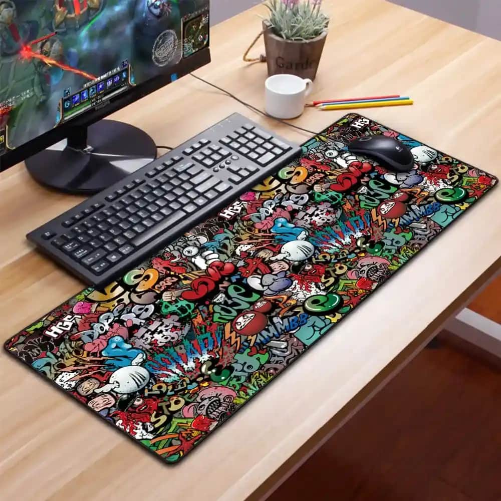 Geniş ve Dayanıklı XL Mouse Pad ile Konforlu Çalışma ve Oyun Deneyimi