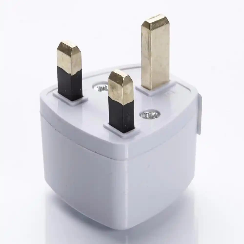 İngiltere Priz Dönüştürücüleri: Elektronik Seyahatleriniz İçin Gerekli Bilgiler ve Seçim Rehberi