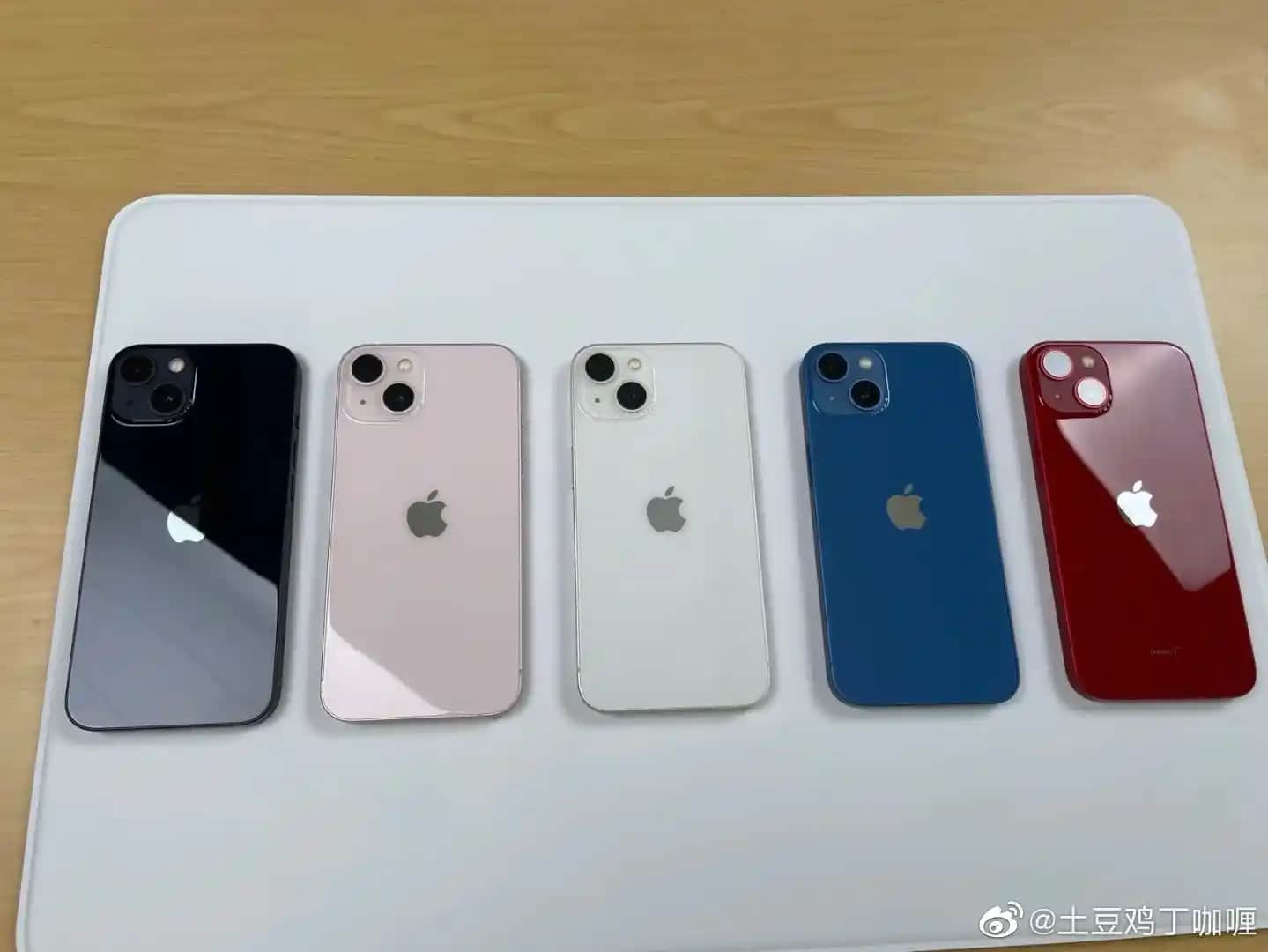 iPhone 13 Renk Seçenekleri ve Trendler: Güncel ve Popüler Renkler Hakkında Bilgi