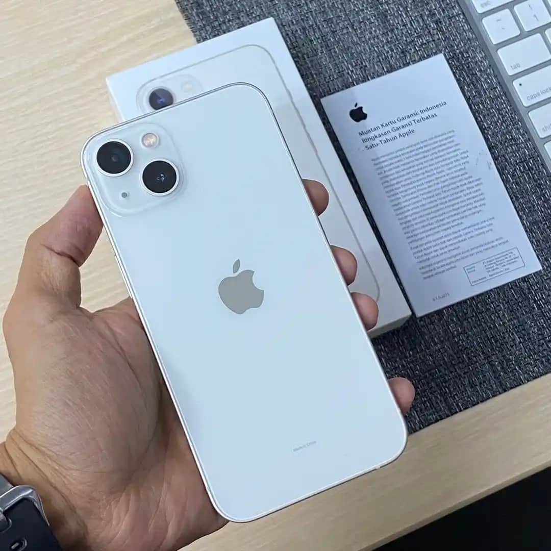 iPhone 13 Starlight Renk Seçeneği: Tasarım ve Performansın Modern Buluşması