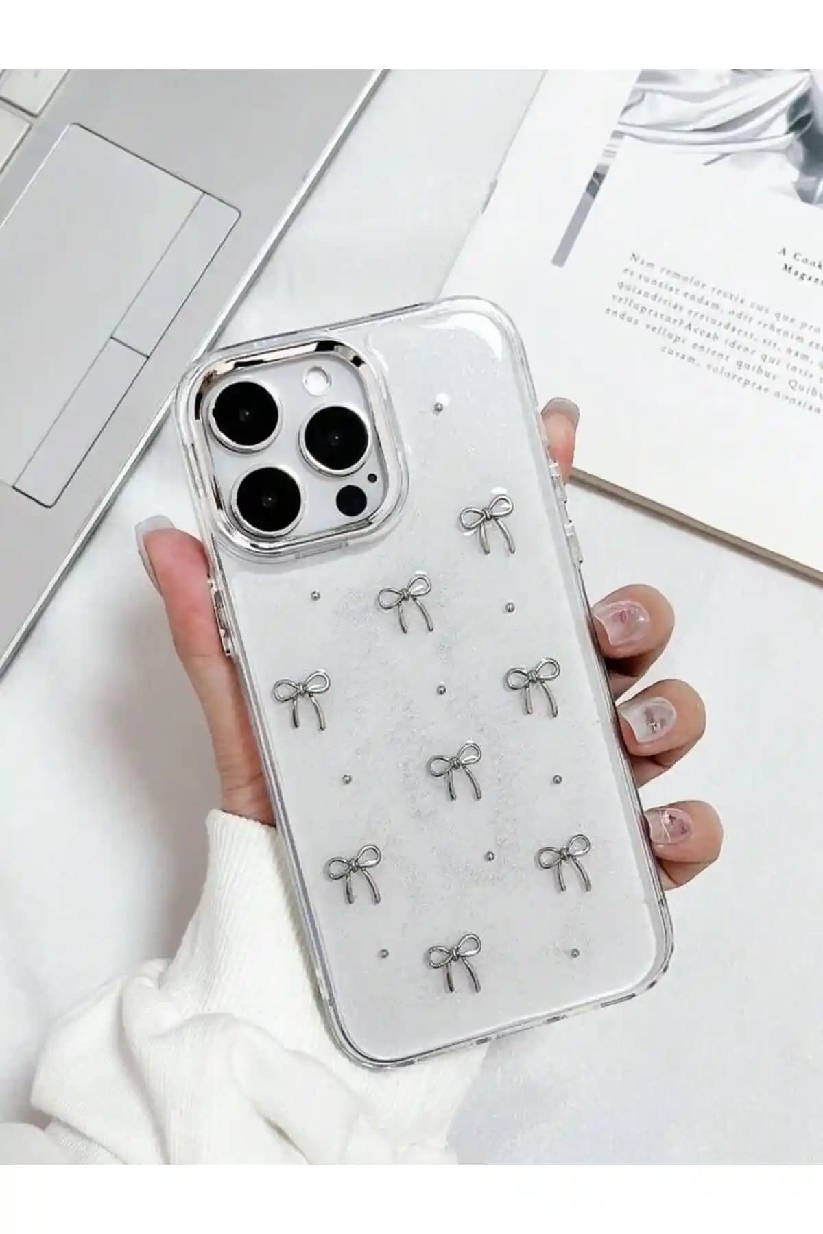 iPhone 15 için çeşitli malzemeler ve tasarımlarla koruma sağlayan kılıf seçenekleri