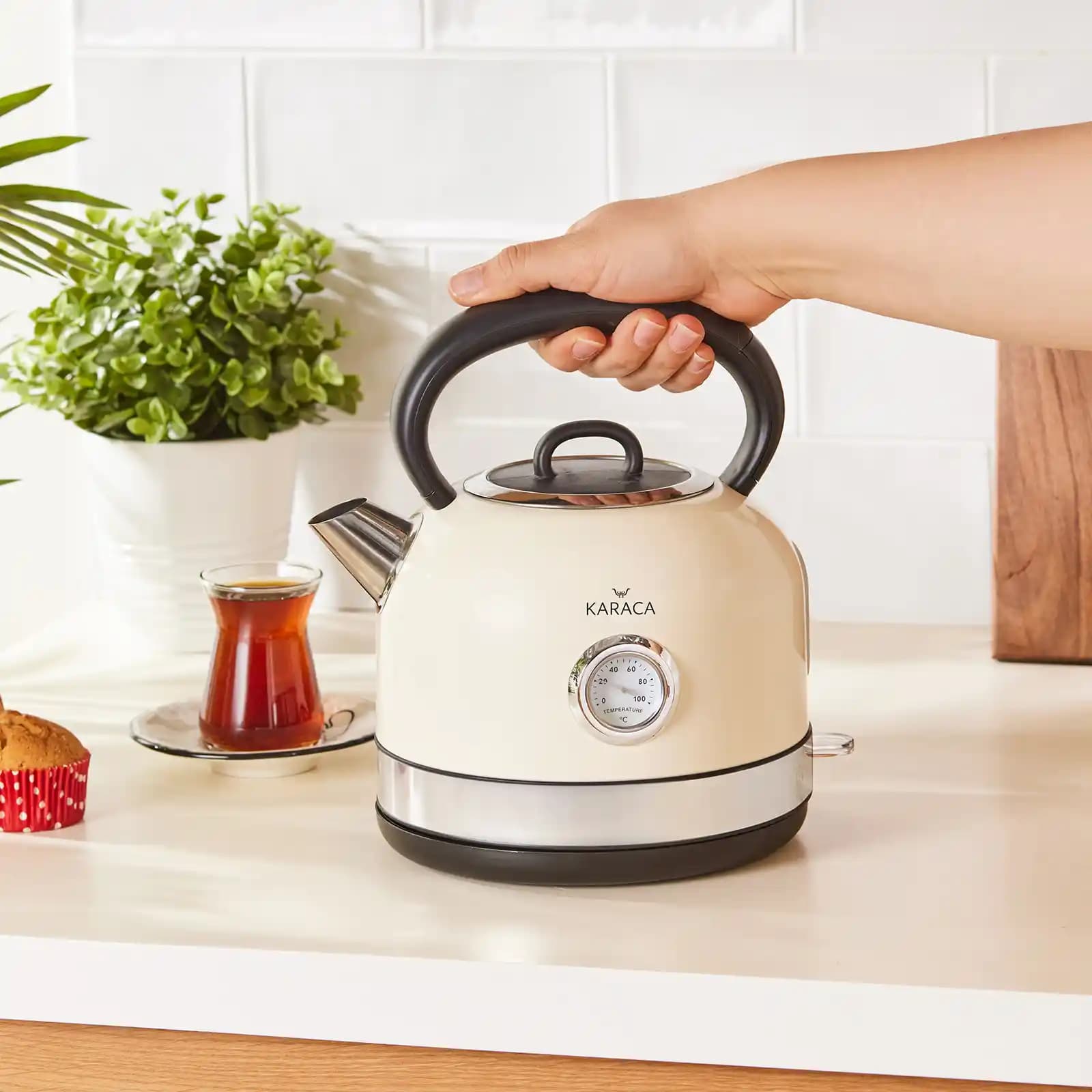 Karaca Kettle Modelleri ve Özellikleriyle Mutfak Dekorasyonunuza Şıklık Katın