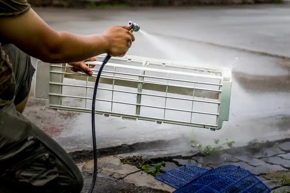 Klima İç Ünite Temizliği Rehberi: Sağlıklı ve Verimli Bir Sistem İçin Adımlar