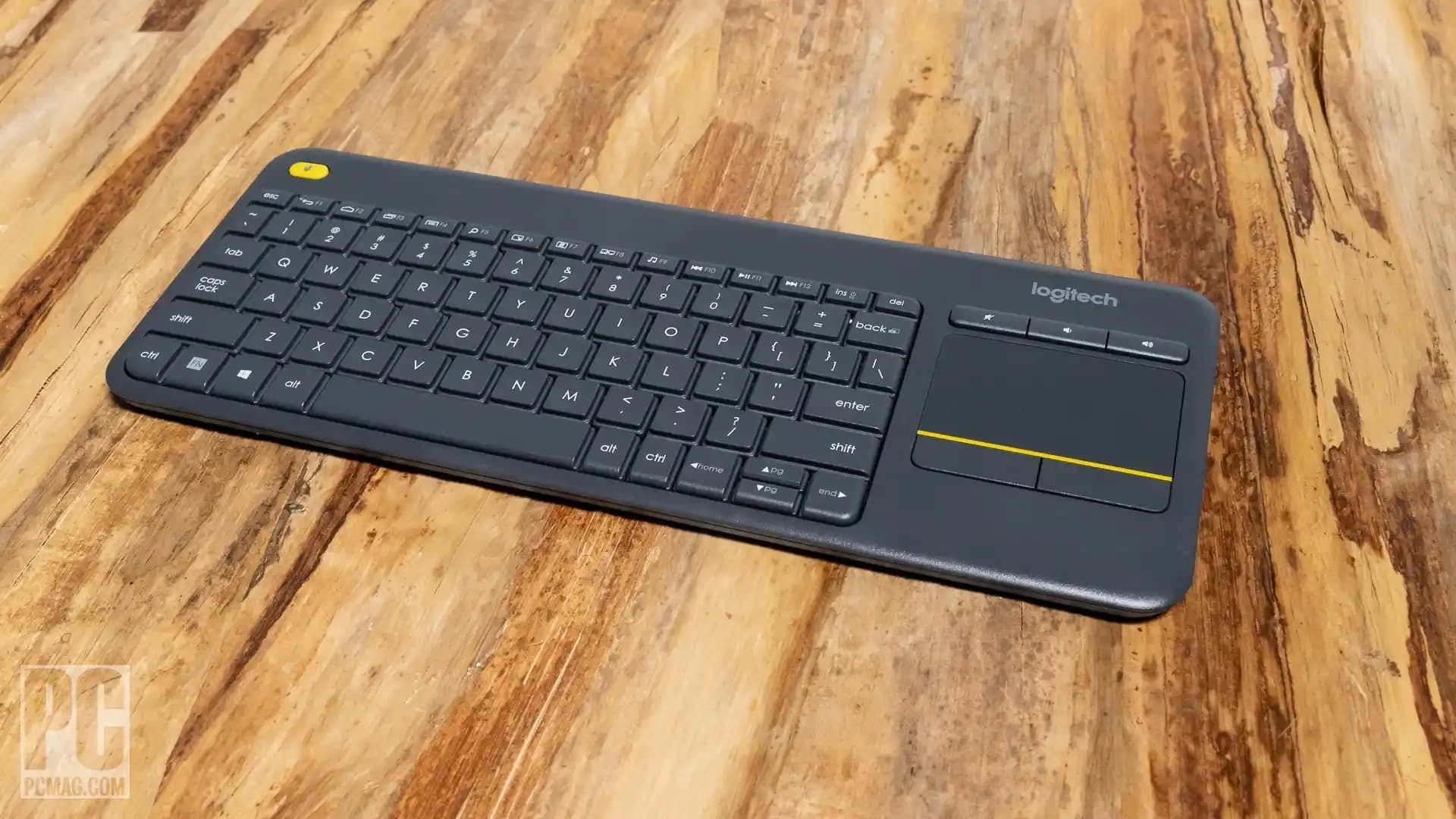 Logitech K400 Plus: Televizyon ve Medya Deneyiminde Kullanışlı Kablosuz Klavye Çözümü