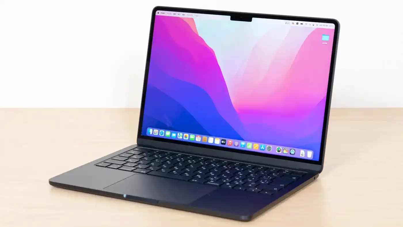 MacBook Air M2 16GB RAM ve 512GB Depolama ile Güç ve Şıklık Bir Arada