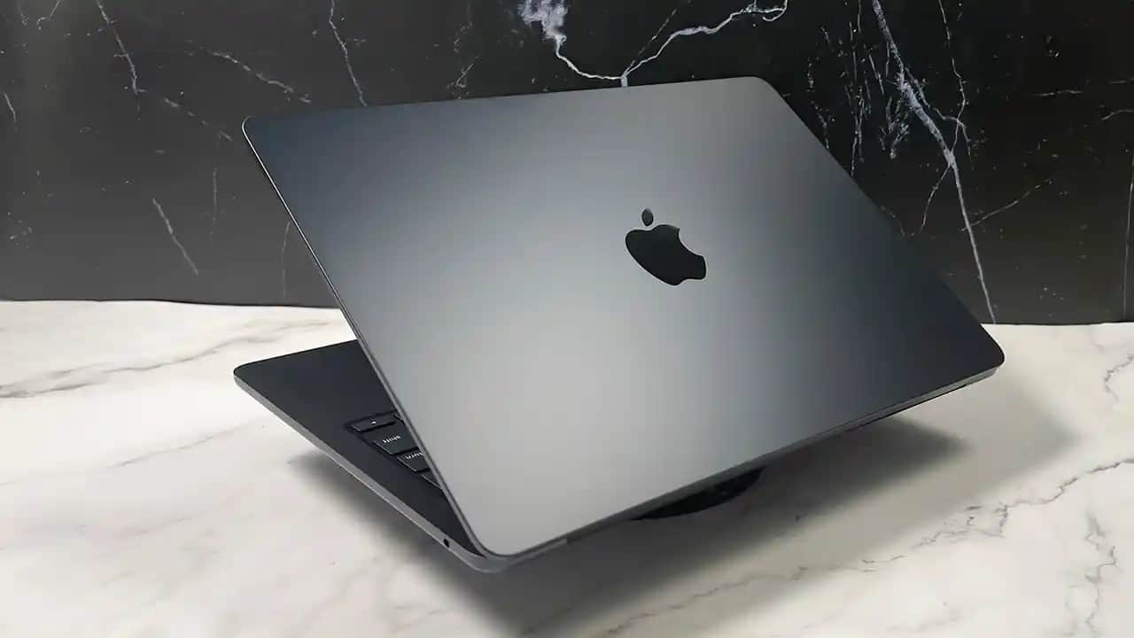 MacBook Midnight: Yeni Tasarım ve Performans Özellikleriyle Teknolojide Yenilik