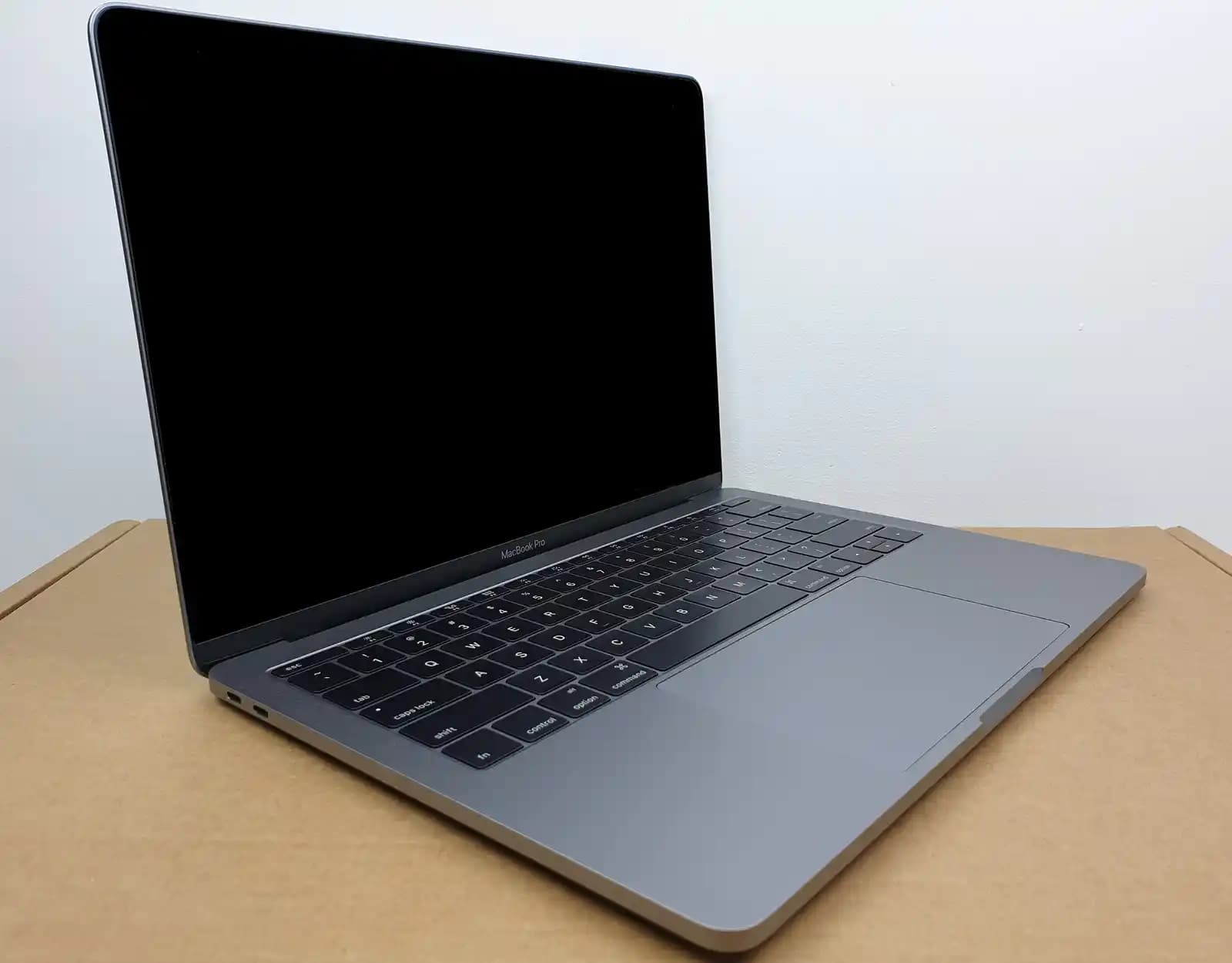 MacBook Pro A1708 için aksesuarlar ve sorun çözüm yolları hakkında kapsamlı rehber