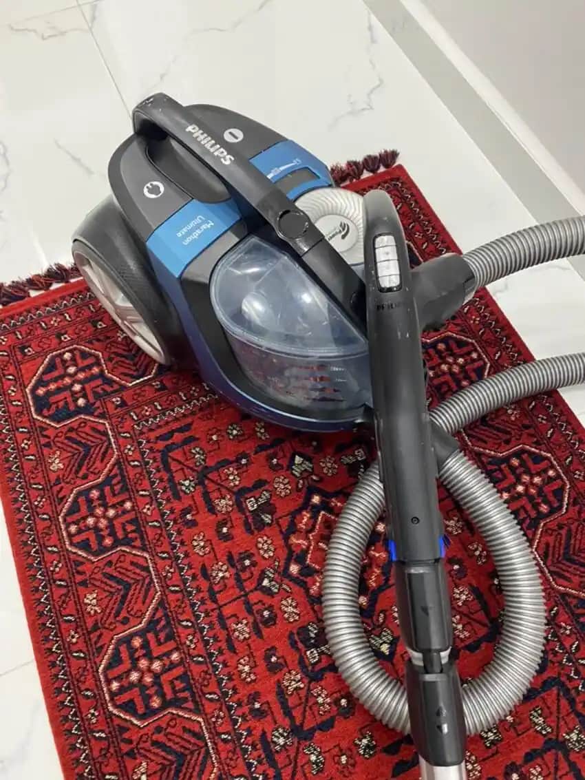 Philips Işıklı Süpürge: Akıllı Temizlikte Yenilikçi Teknoloji ve Kullanım Avantajları