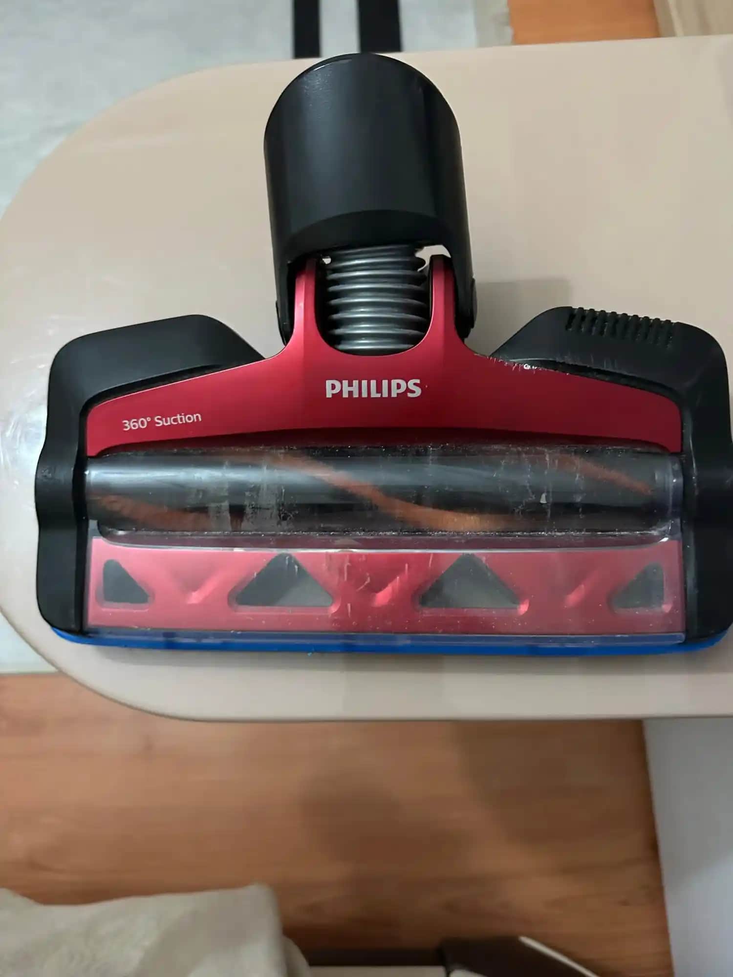 Philips XC 7043 Elektronik Aksesuarlarıyla Güvenilir ve Yenilikçi Kullanım