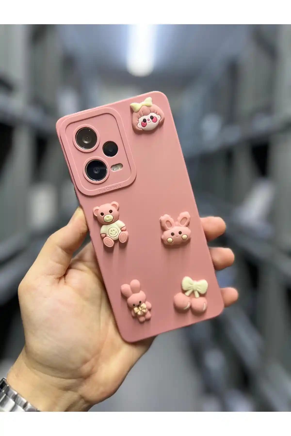 Redmi 12 Pro Kılıfı: Koruma ve Şıklığı Bir Arada Sunan En İyi Aksesuar Seçenekleri