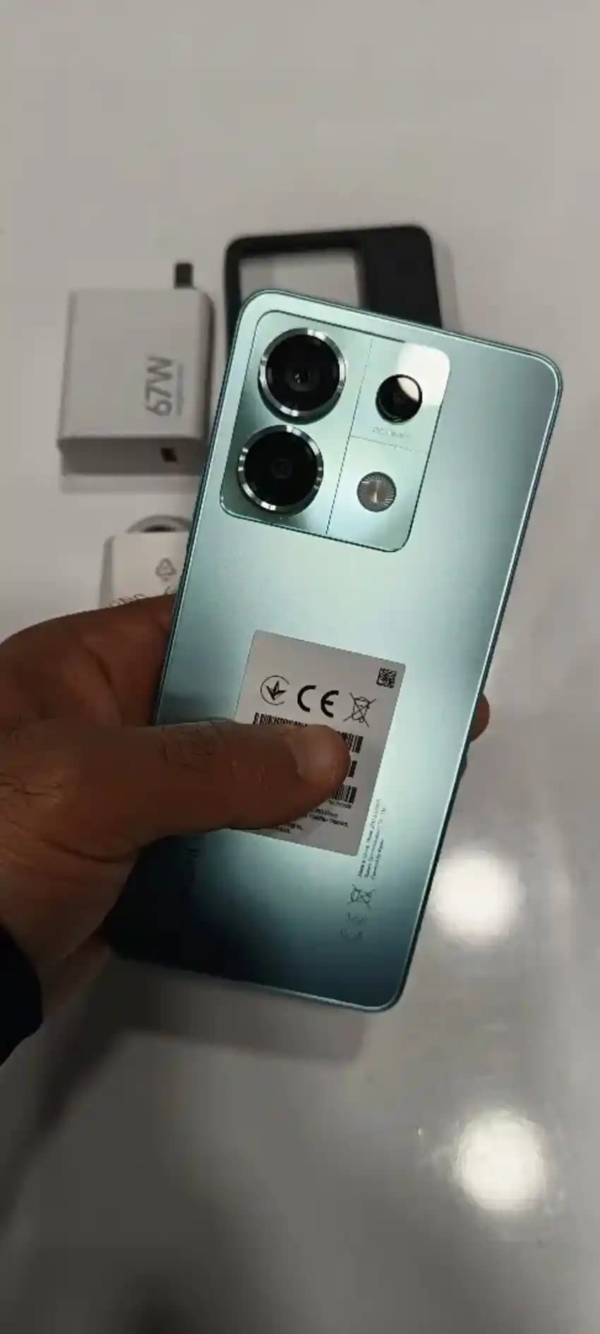 Redmi Note 13 Pro Yeşil Renk Seçeneği ile Estetik ve Performansı Bir Arada Sunuyor