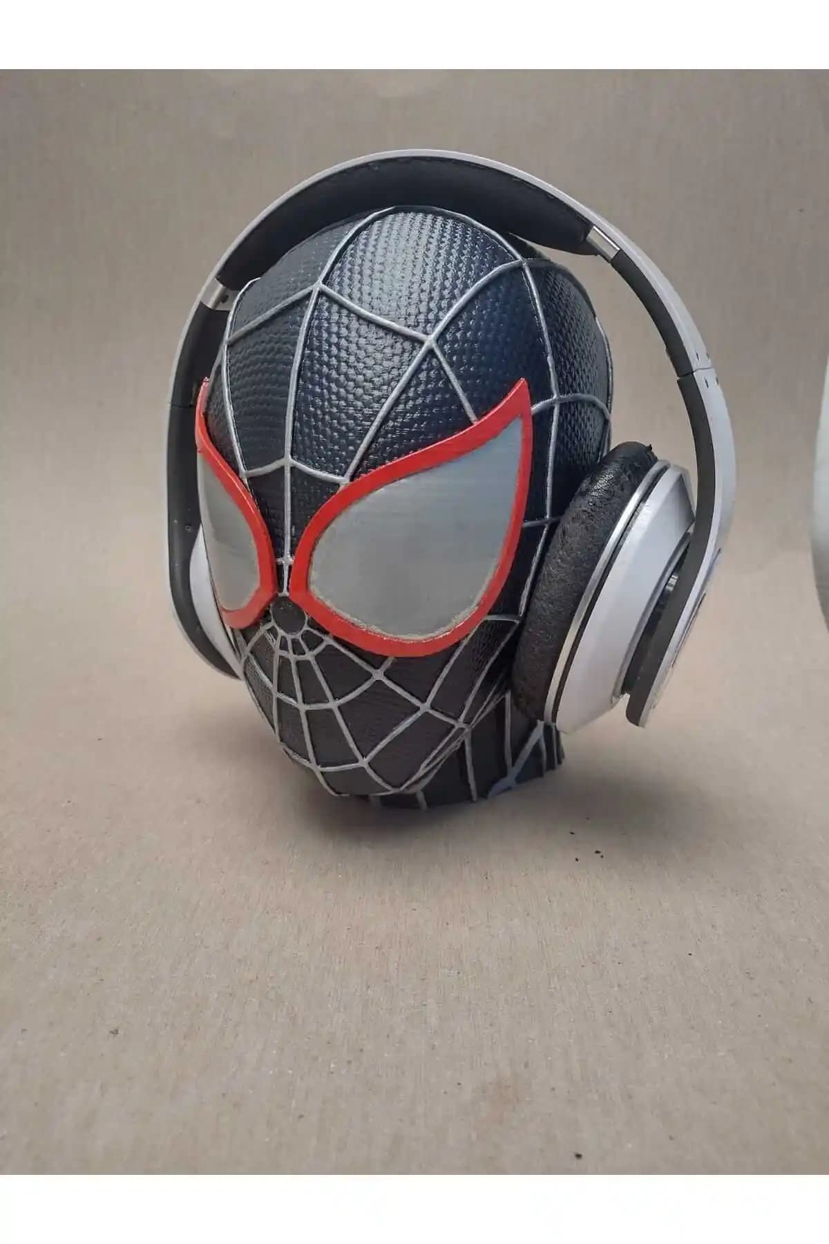 Spider-Man Temalı Kulaklıklar: Tasarım ve Fonksiyonelliği Bir Arada Sunan Elektronik Aksesuarlar